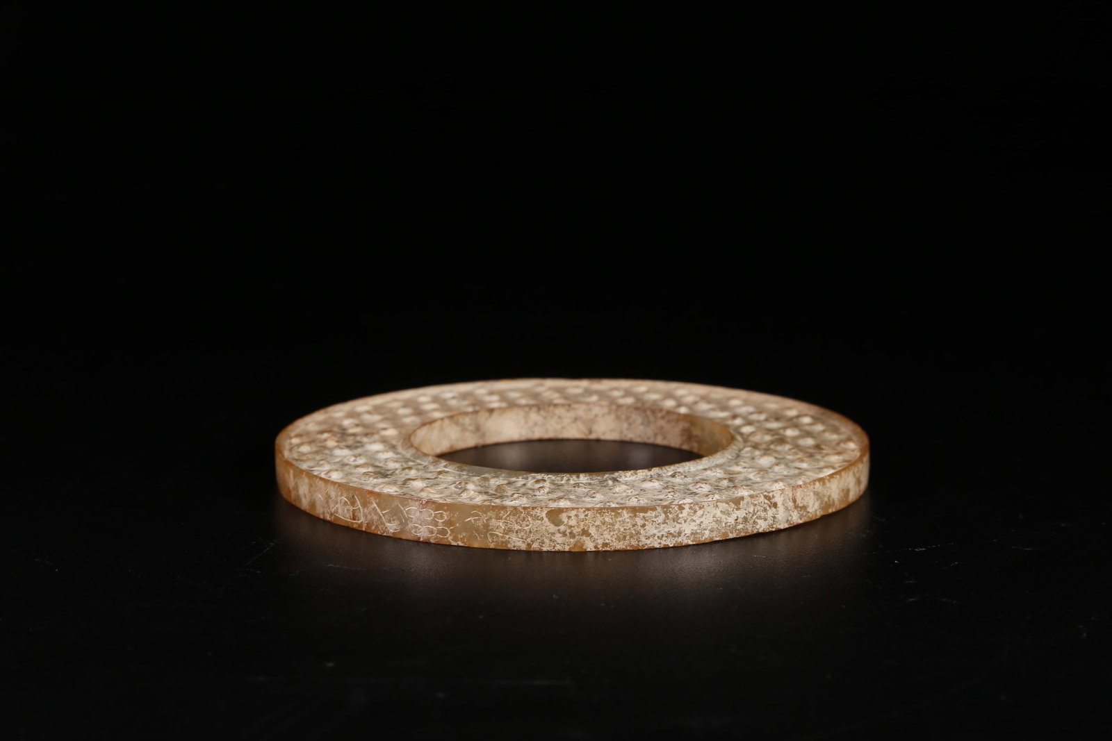 A ANCIENT JADE RING WITH NAIL PATTERN - 5
