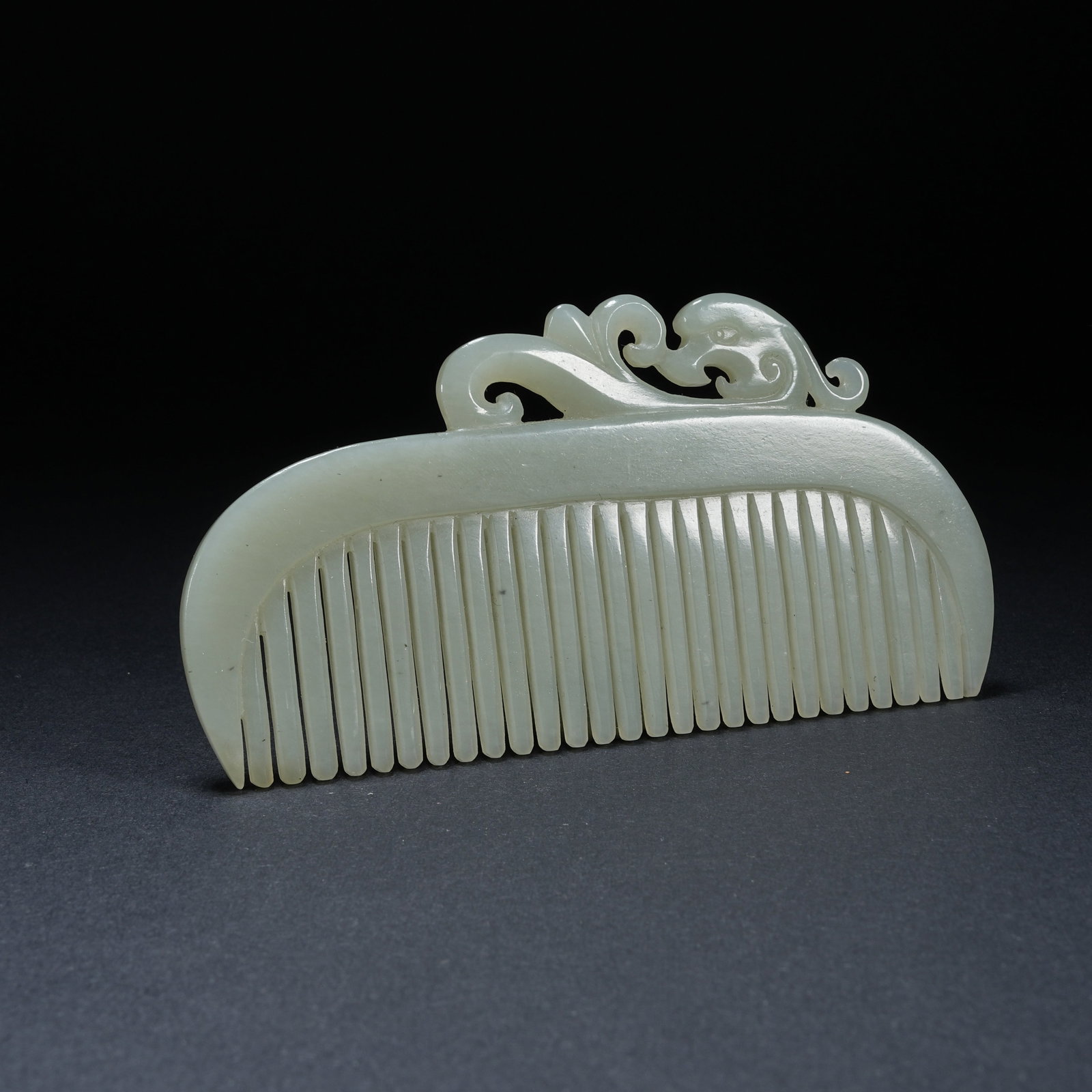 A HETIAN JADE PHOENIX BIRD COMB: Hetian Jade Phoenix Bird Comb