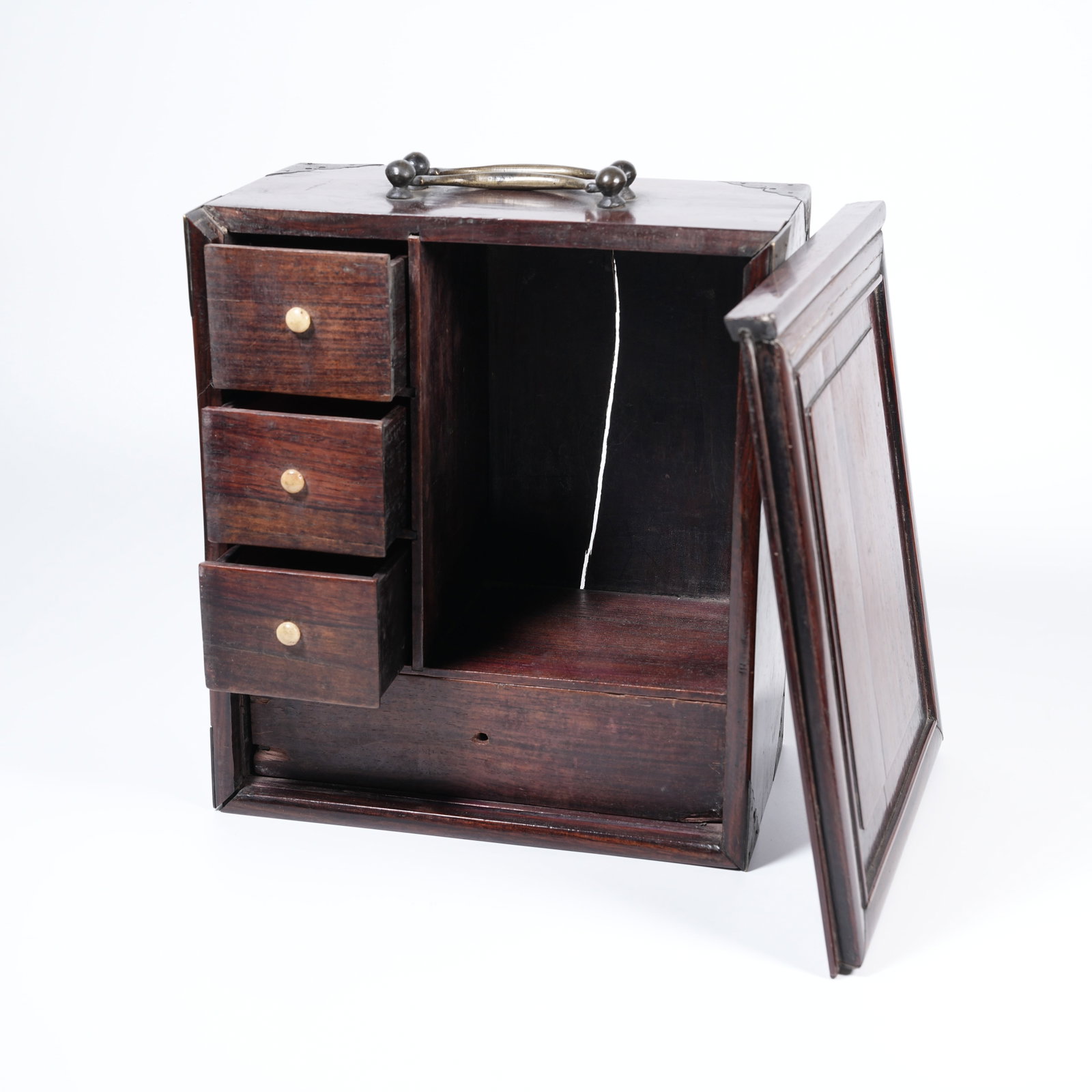 A HUANGHUALI LIDDED BOX WITH HANDLE (1 of 9)