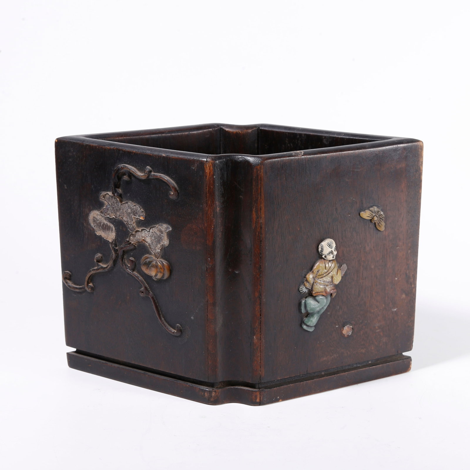 A REDWOOD BRUSH POT WITH HUNDRED TREASURES INLAY: Redwood Brush Pot with Hundred Treasures Inlay
