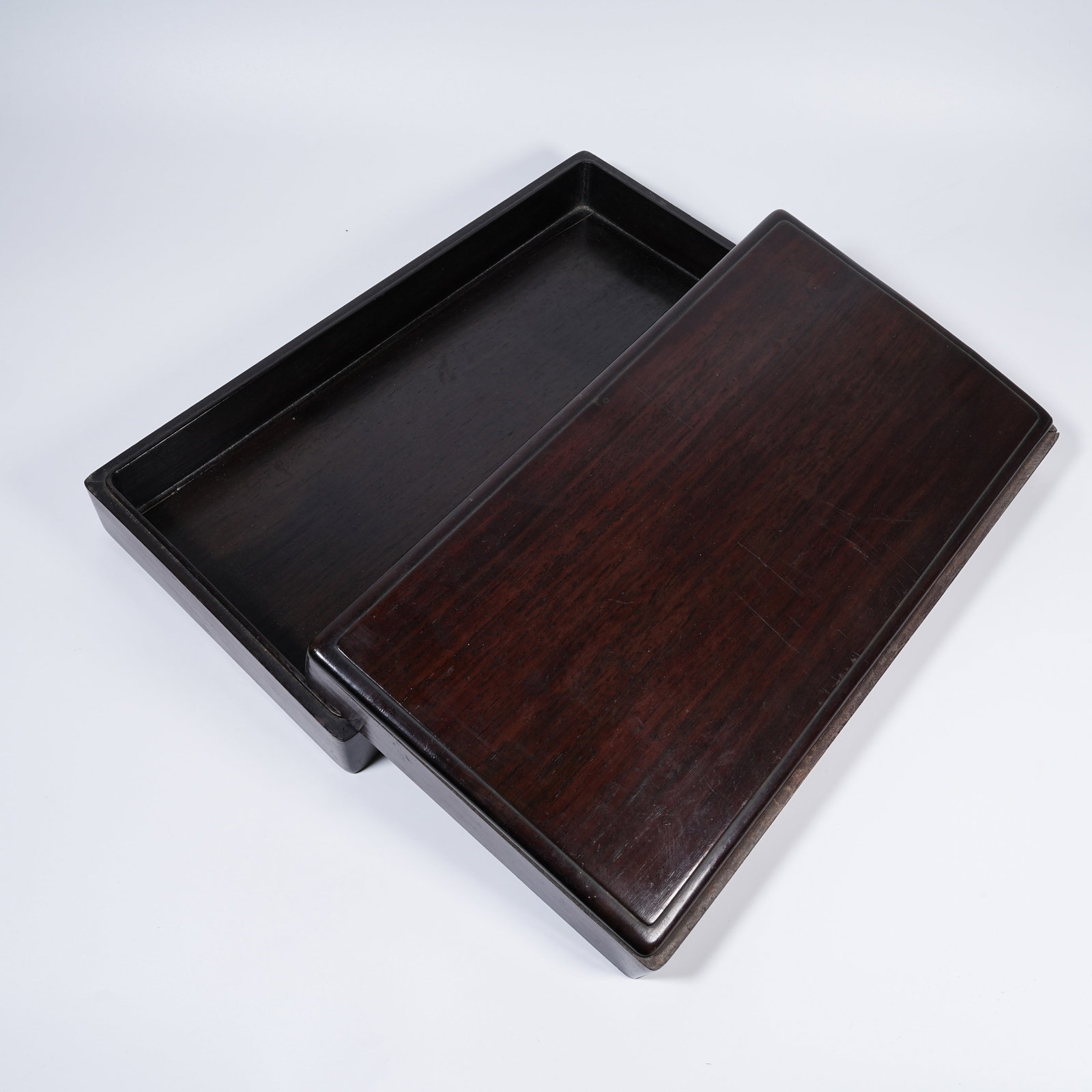 A HUANGHUALI COVERED BOX (1 of 8)