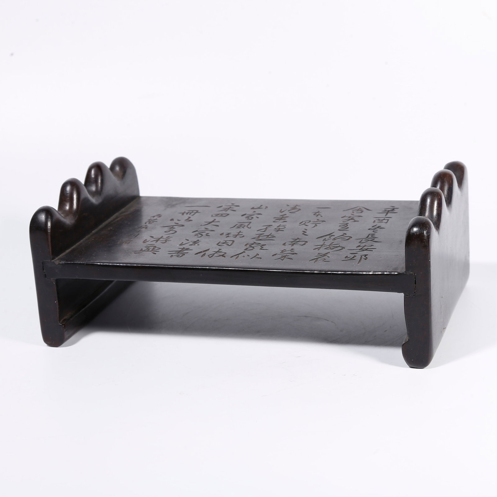 A RED SANDALWOOD BRUSH RACK ENGRAVED WITH POEM VERSES: Red Sandalwood Brush Rack Engraved with Poem Verses