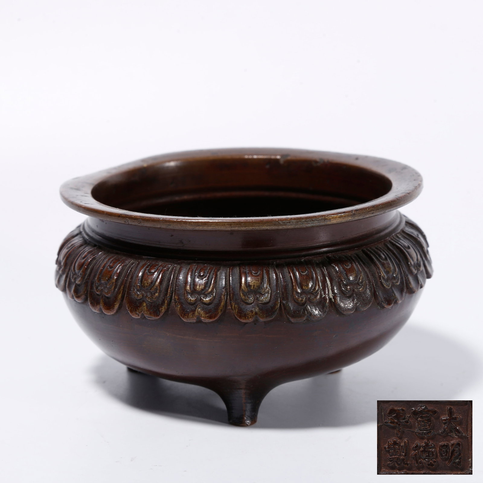 A BRONZE TRIPOD LI-STYLE CENSER (1 of 8)