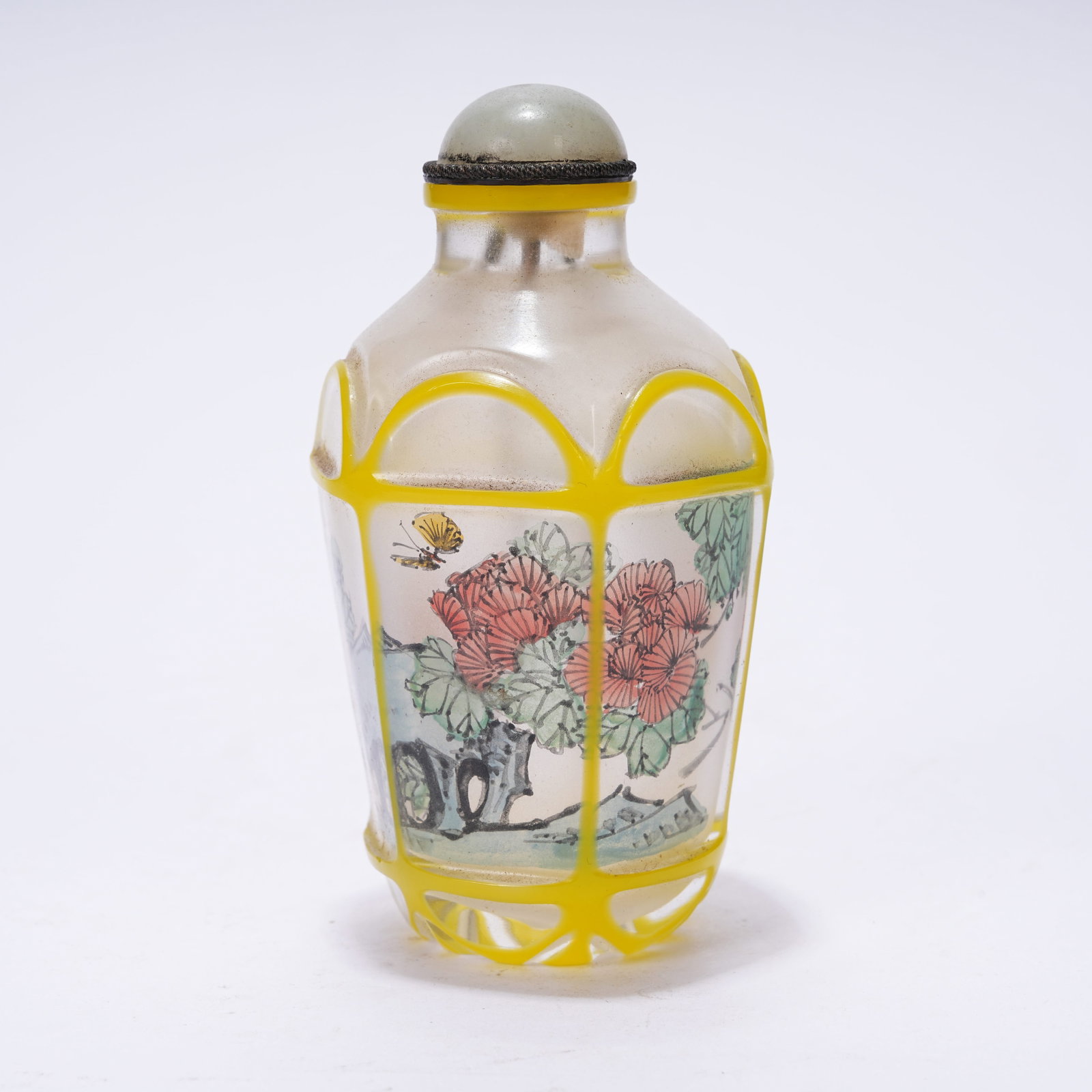 A GLASS INSIDE-PAINTED FLOWER AND BUTTERFLY SNUFF BOTTLE (1 of 9)