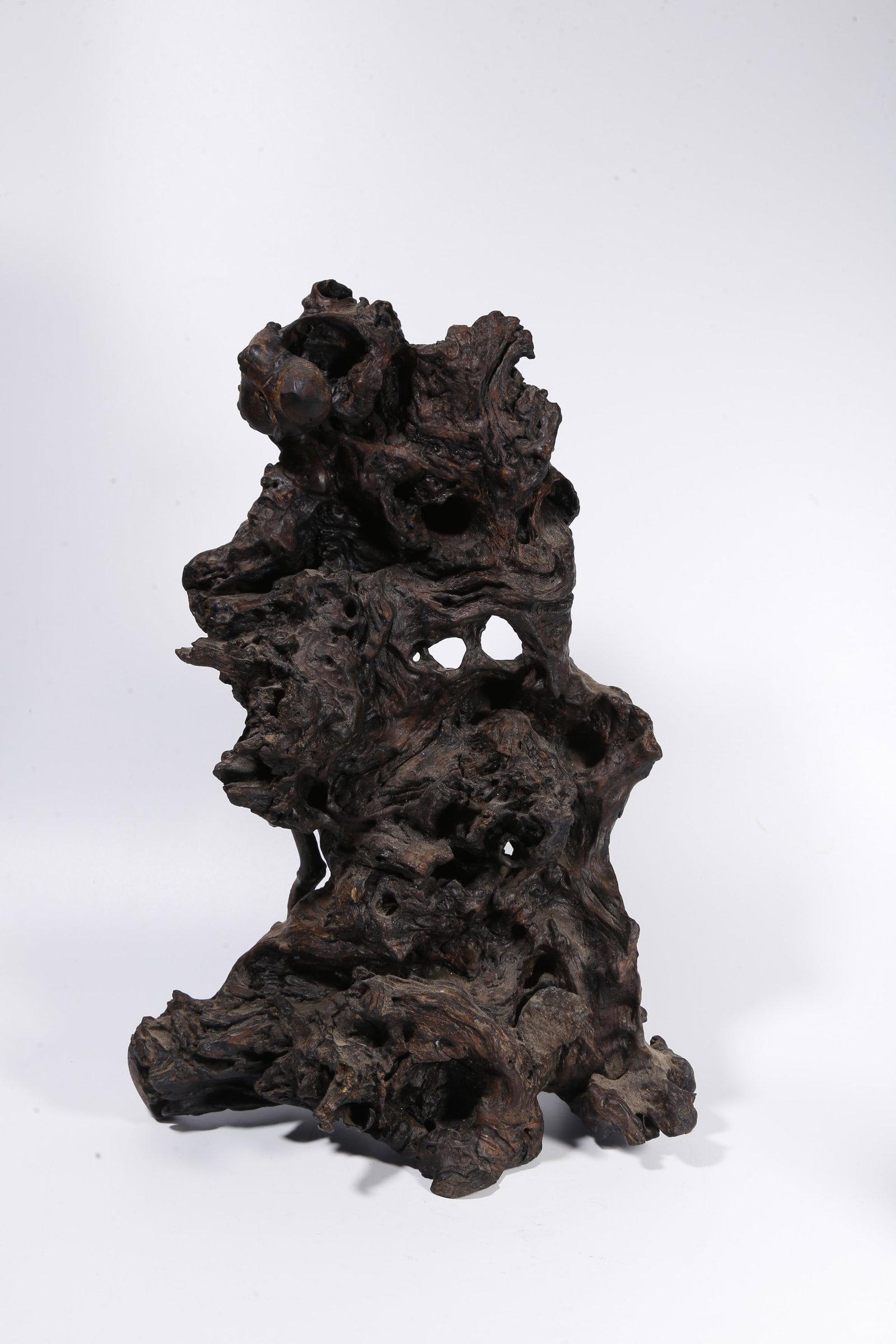 A ROOT CARVING ORNAMENT (1 of 9)
