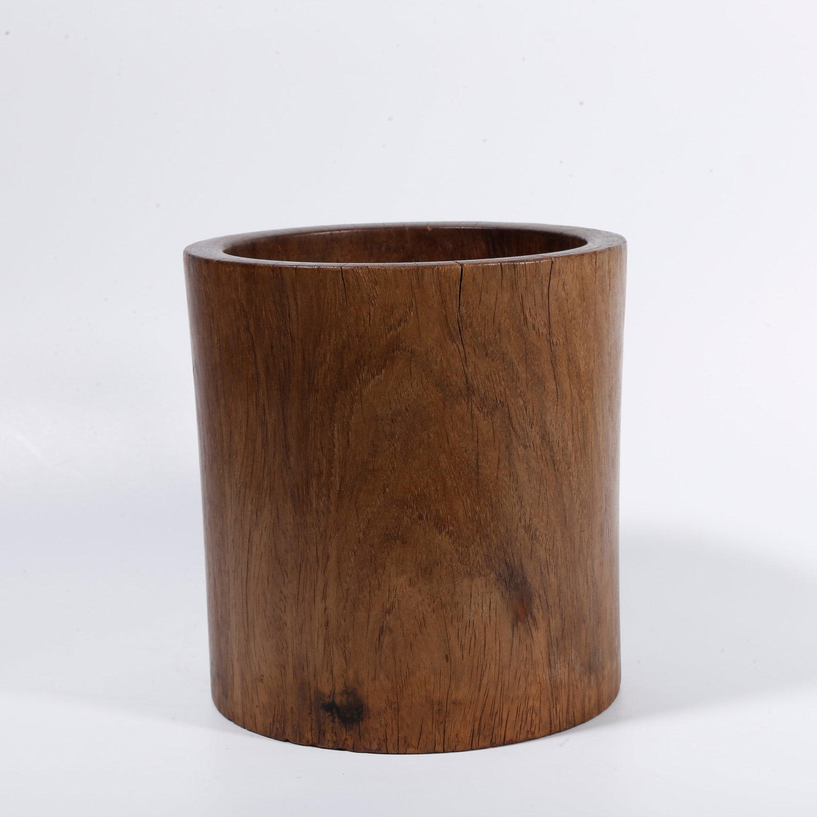 A YELLOW PEAR WOOD BRUSH POT: Yellow Pear Wood Brush Pot