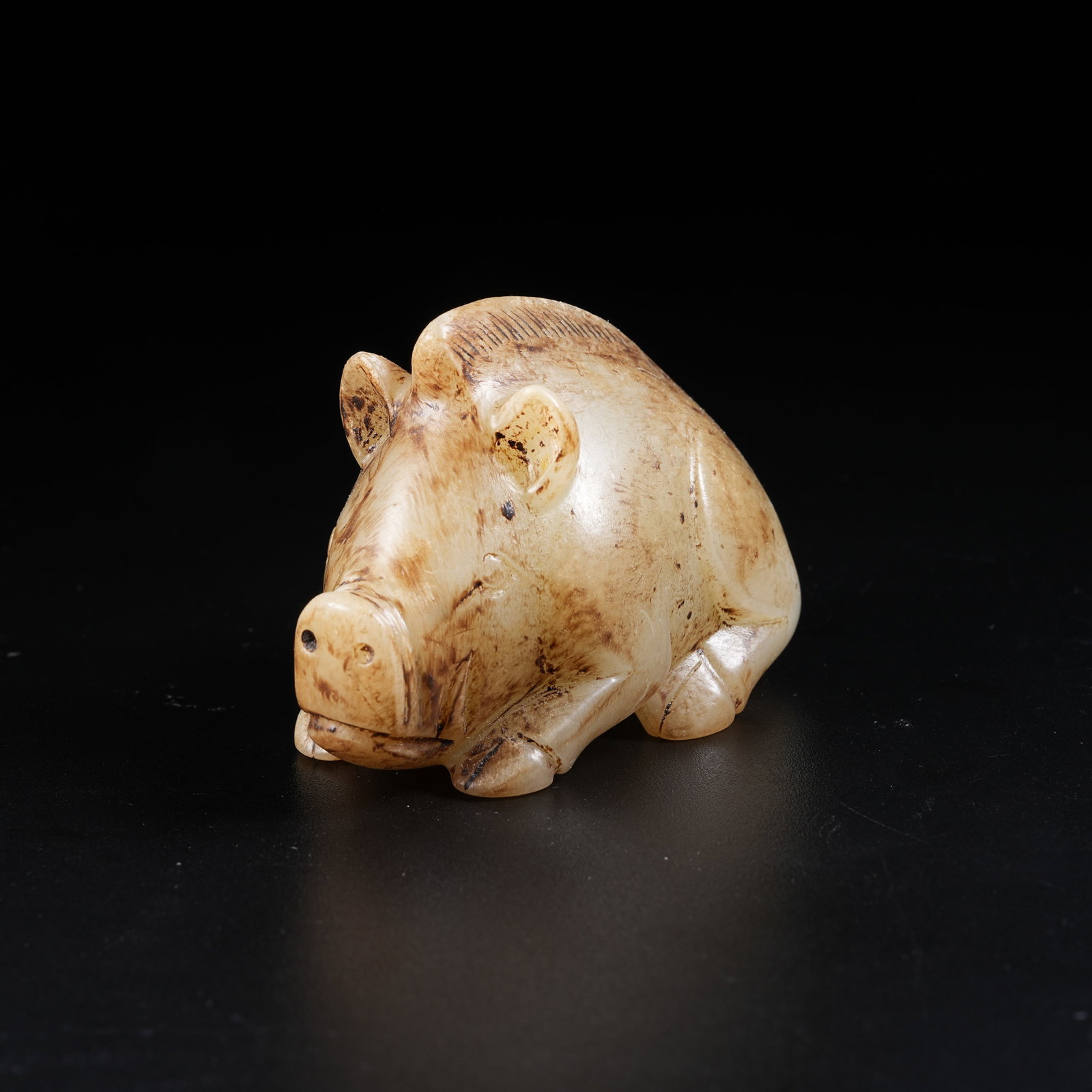 A ANCIENT JADE ORNAMENT OF RECLINING PIG (1 of 8)