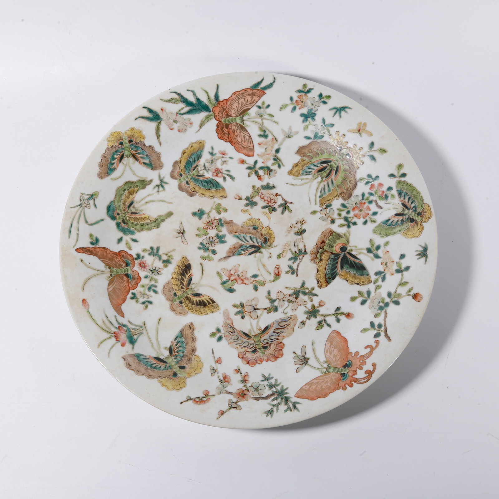 A FAMILLE ROSE PLATE WITH FLORAL DISH PATTERN (1 of 9)