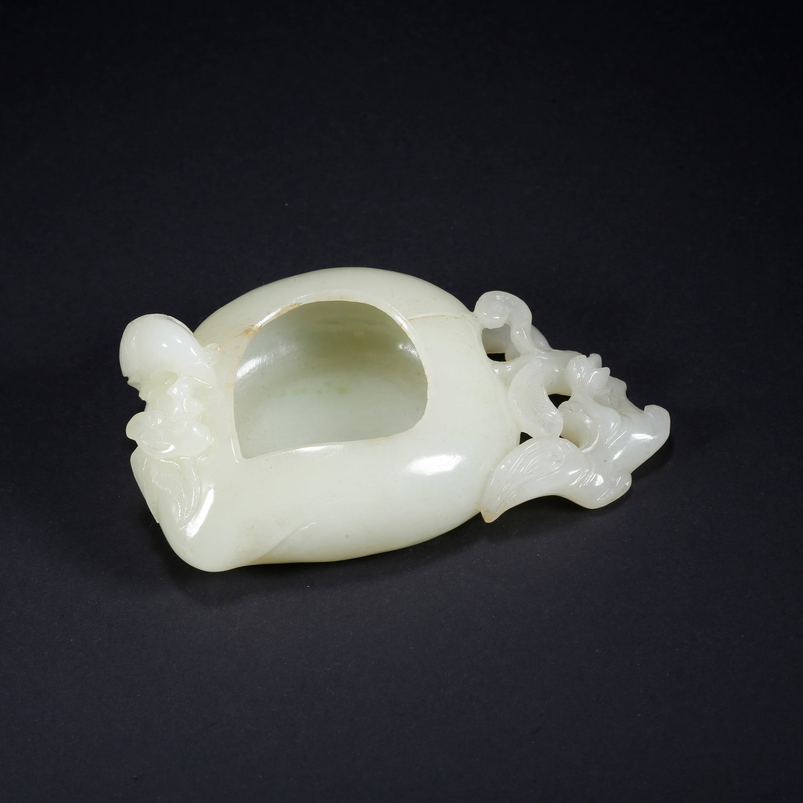 A PEACH-SHAPED CARVED HETIAN JADE WATER POT (1 of 8)