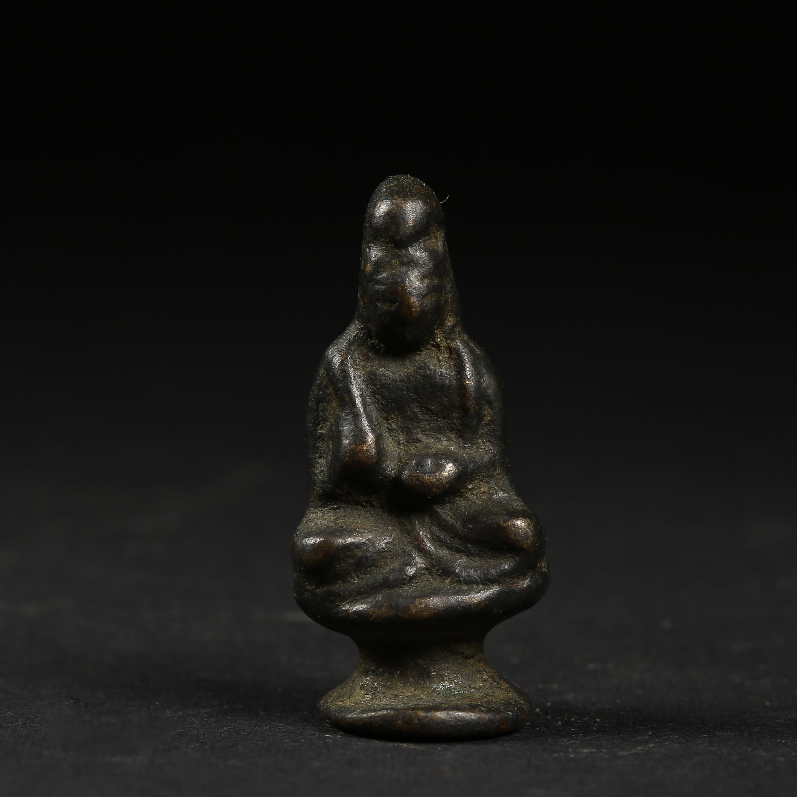 A BRONZE SMALL BUDDHA: Bronze Small Buddha