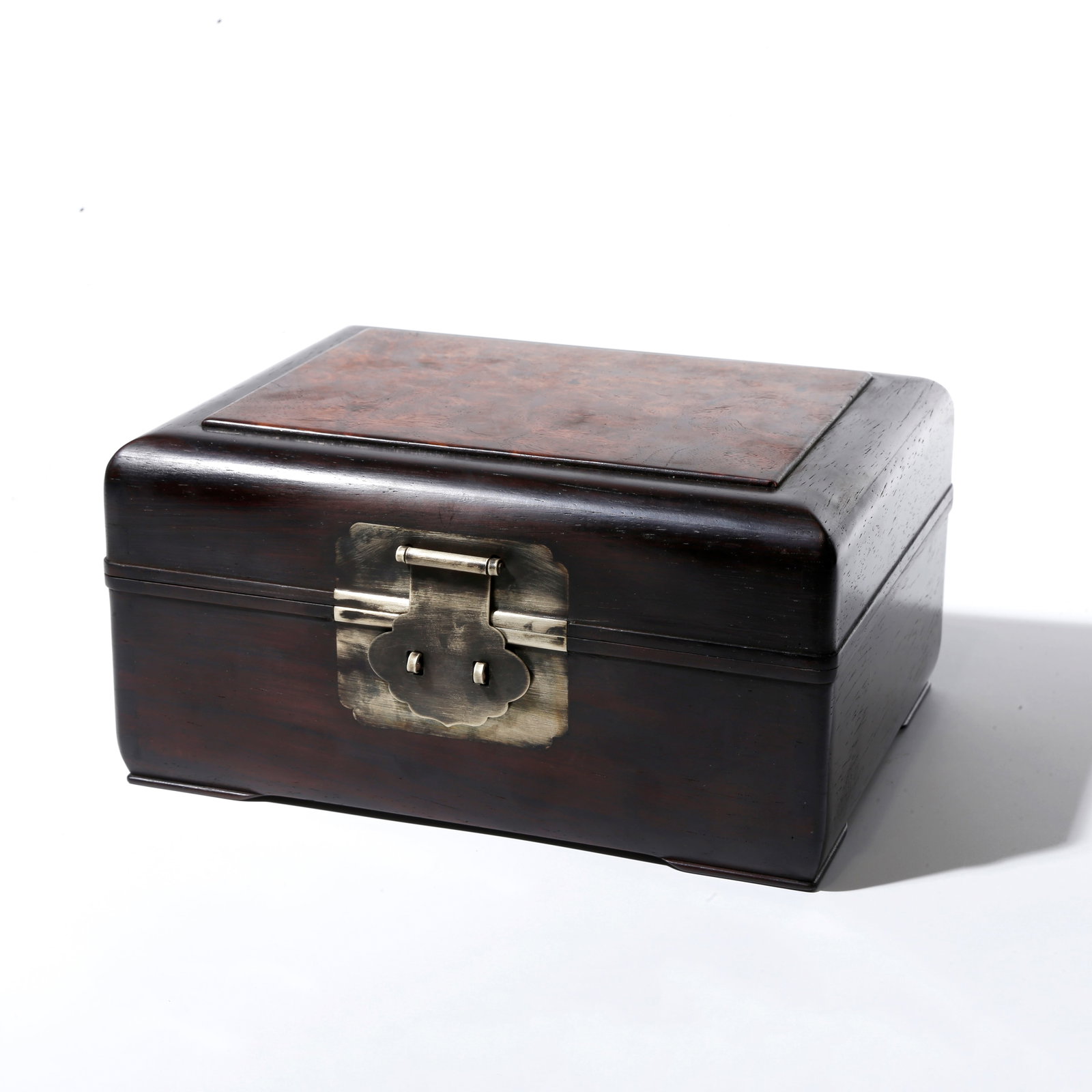 A COVERED BOX INLAID WITH BURL WOOD AND RED SANDALWOOD: Covered Box Inlaid with Burl Wood and Red Sandalwood