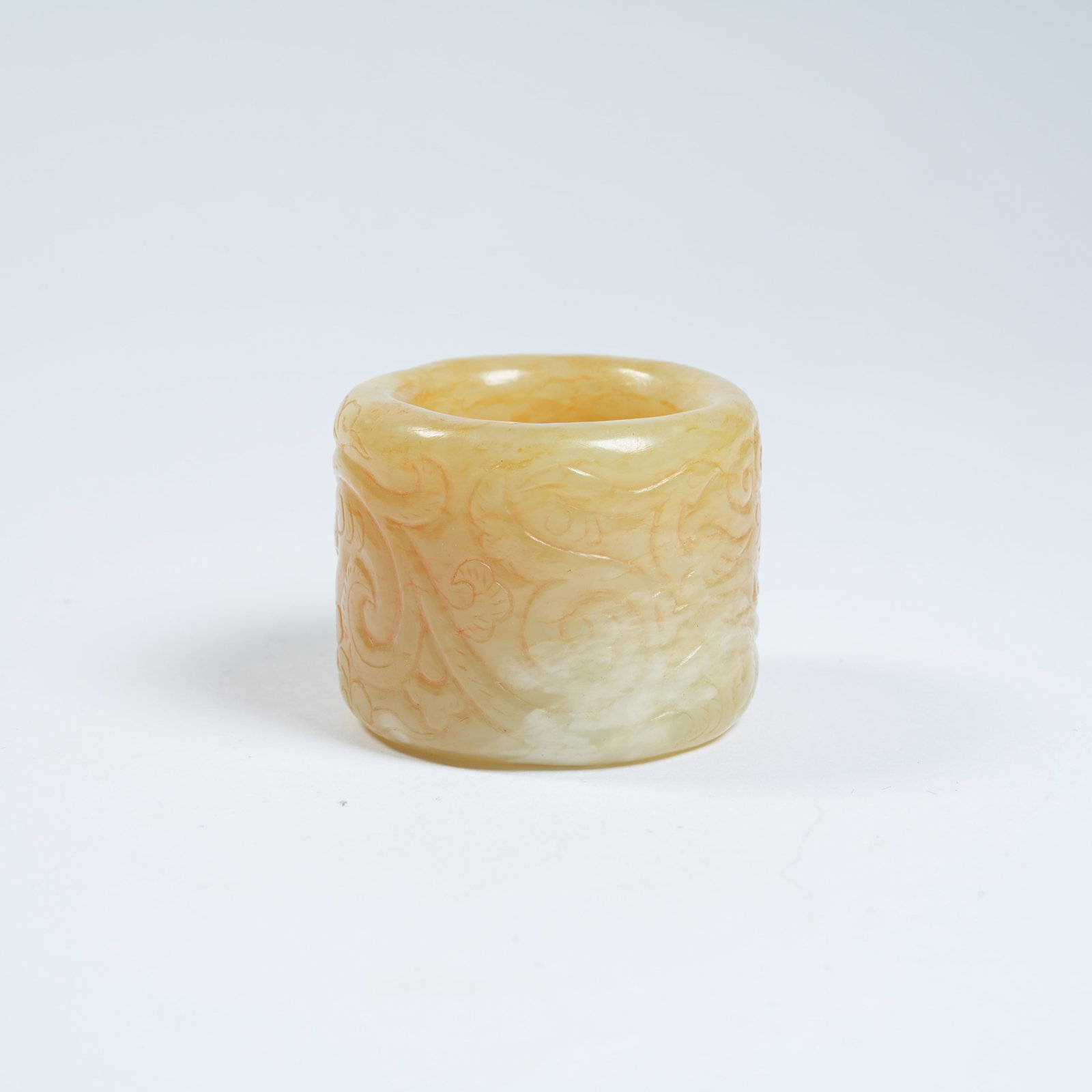 A ANCIENT JADE THUMB RING WITH CHI DRAGON PATTERNS: Ancient Jade Thumb Ring with Chi Dragon Patterns