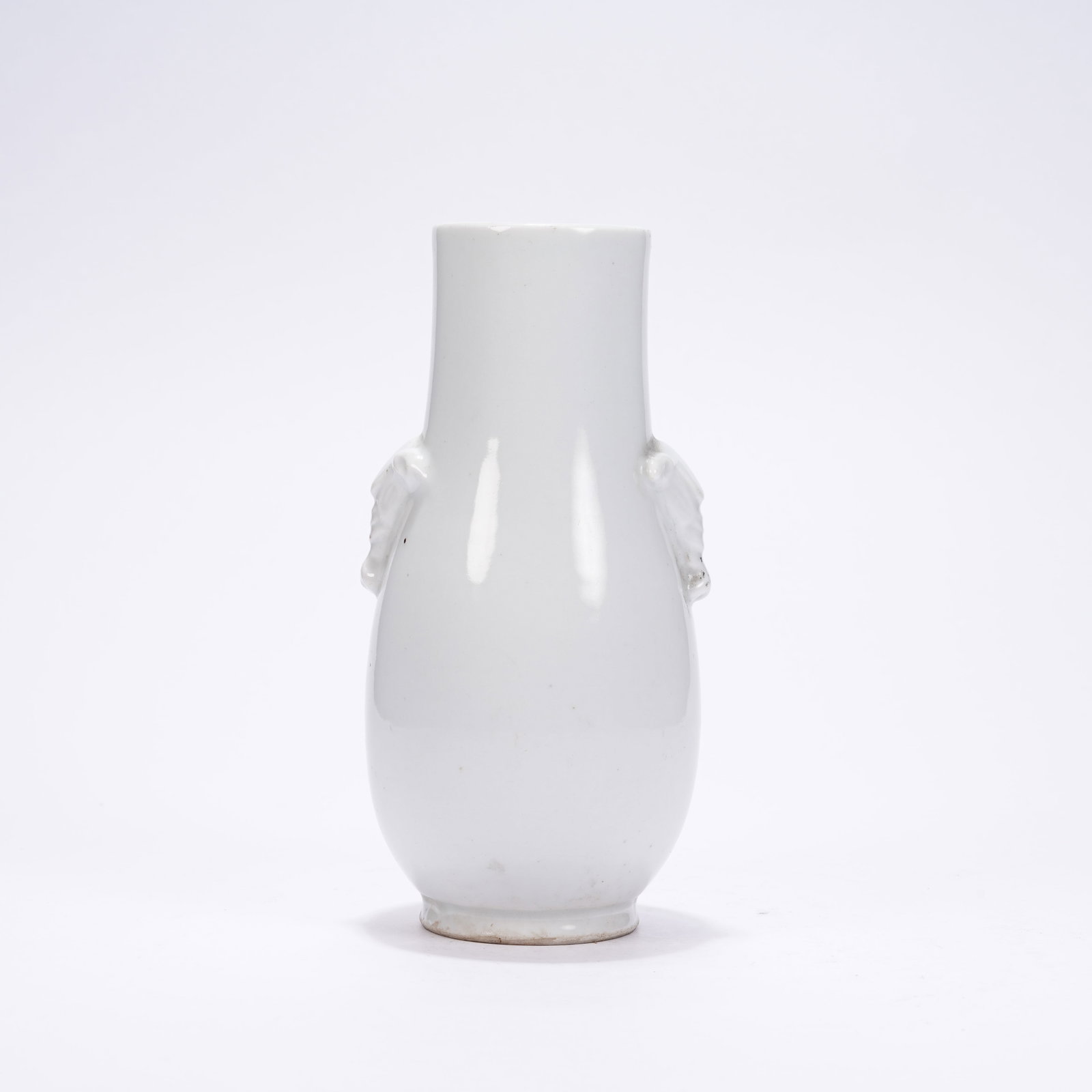 A WHITE GLAZE VASE WITH ELEPHANT EARS (1 of 10)
