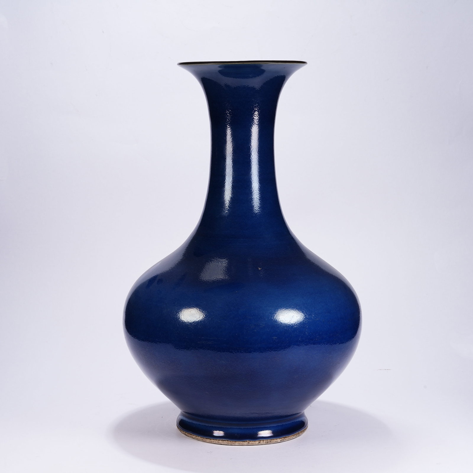 A SAPPHIRE BLUE GLAZE FLARED-MOUTH VASE (1 of 9)