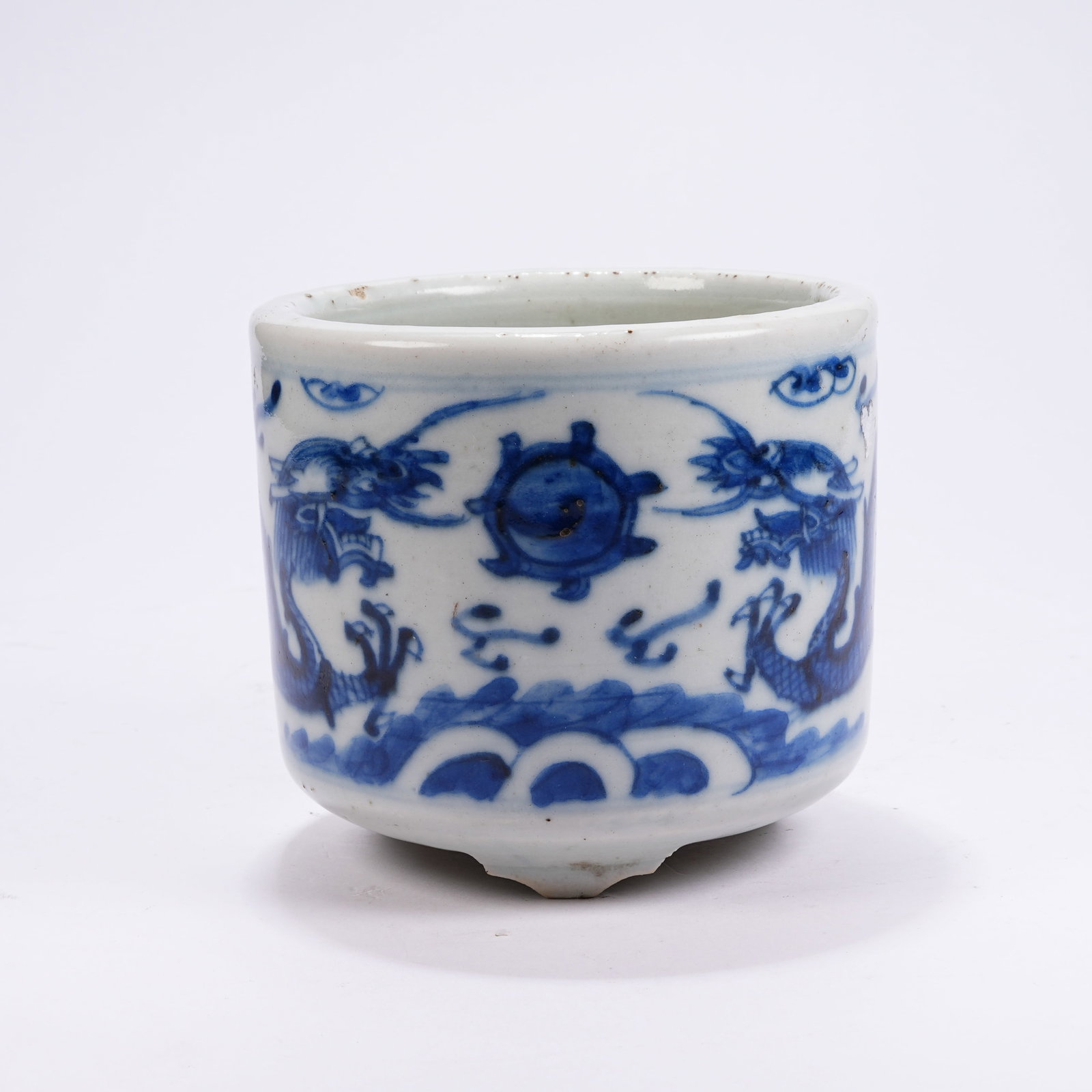 A BLUE AND WHITE CYLINDRICAL CENSER WITH TWIN DRAGONS PLAYING WITH PEARLS: Blue and White Cylindrical Censer with Twin Dragons Playing with Pearls