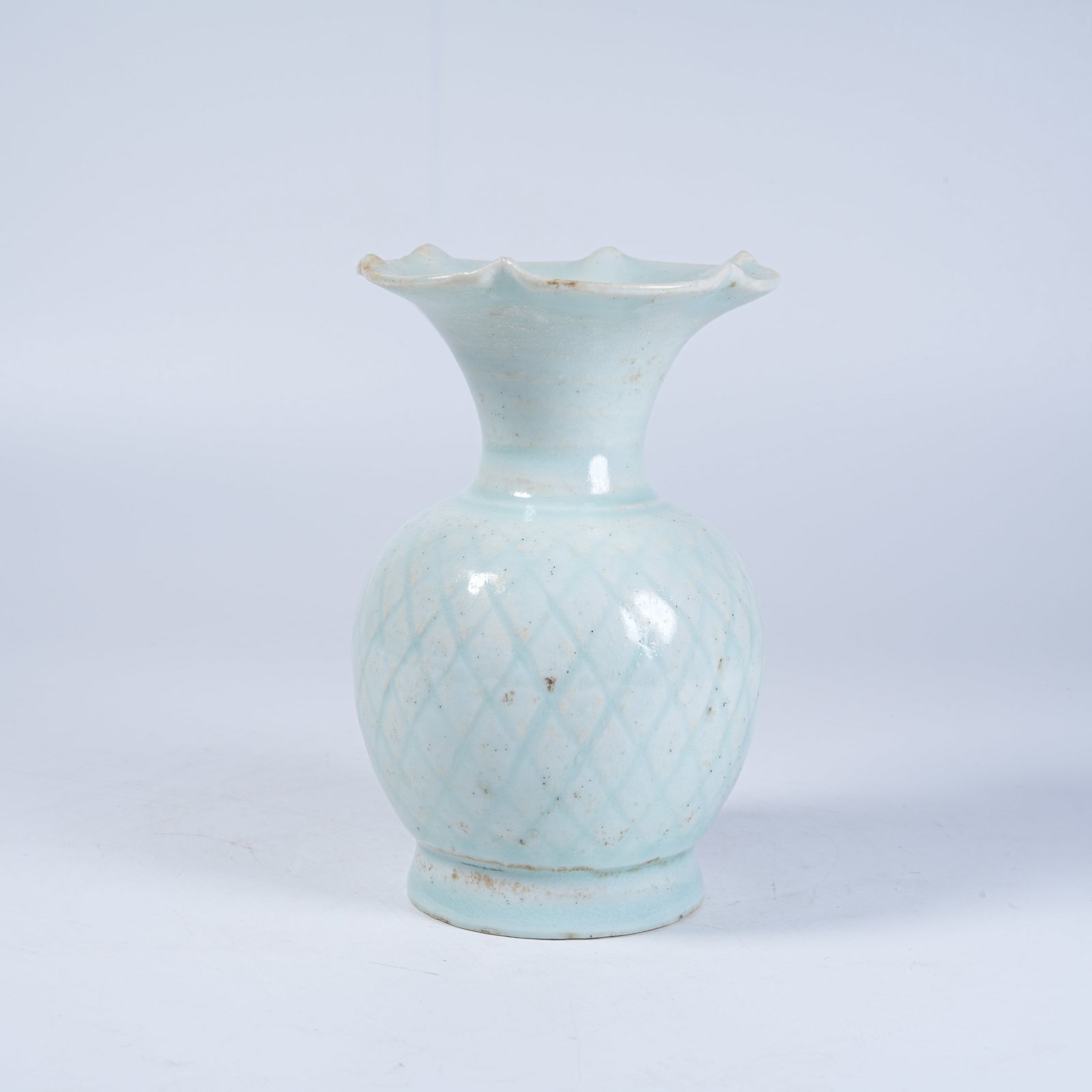 A RU KILN FLOWER-MOUTH VASE (1 of 9)