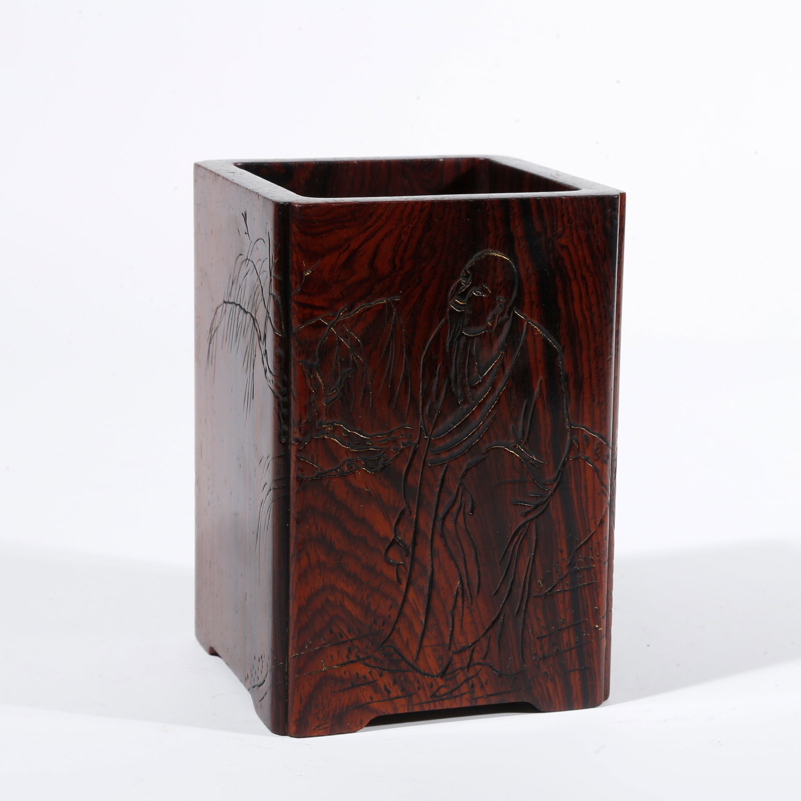A FIGURE STORY-PATTERNED BRUSH POT CARVED IN RED SANDALWOOD: Figure Story-patterned Brush Pot Carved in Red Sandalwood