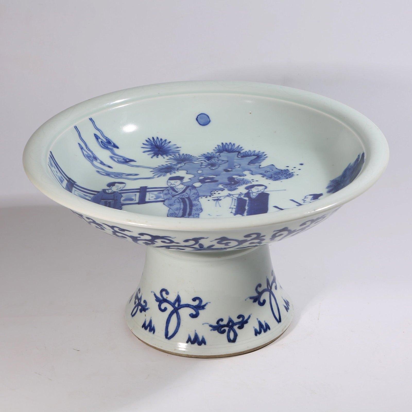 A BLUE-AND-WHITE HIGH-FOOTED DISH WITH FIGURE STORY DESIGN (1 of 9)