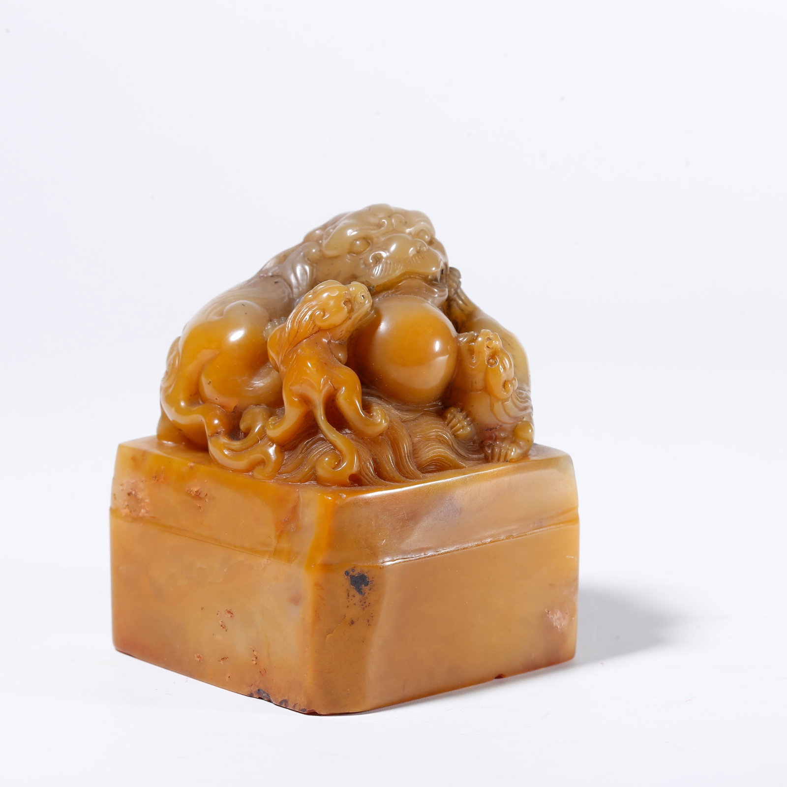 A SHOUSHAN STONE SEAL WITH LION AND CUB KNOB (1 of 9)