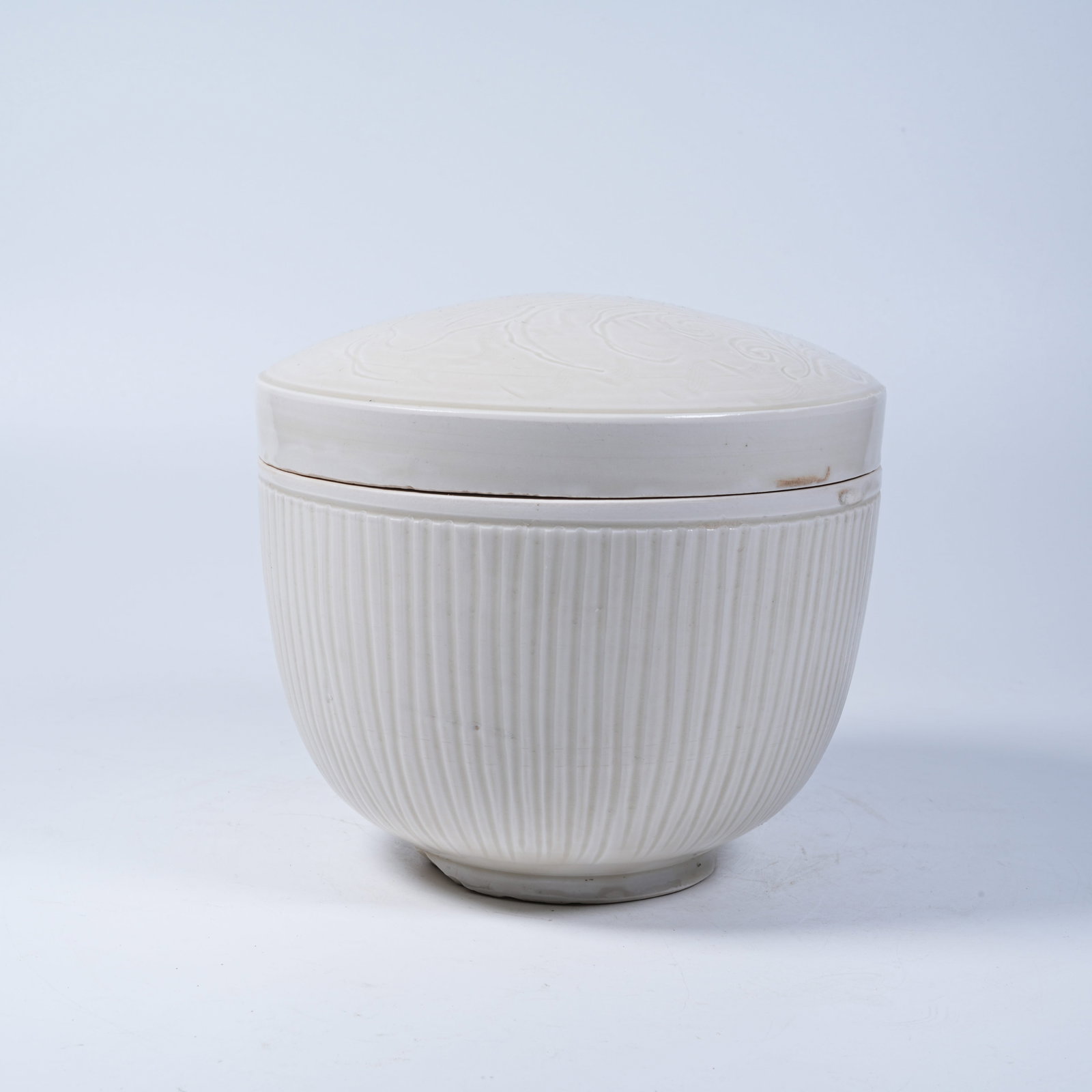 A DING KILN COVERED BOX INCISED WITH CHRYSANTHEMUM PETAL PATTERNS (1 of 10)