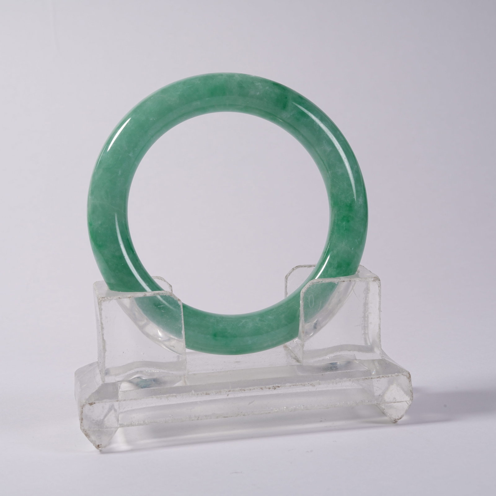 A JADEITE BANGLE (1 of 8)
