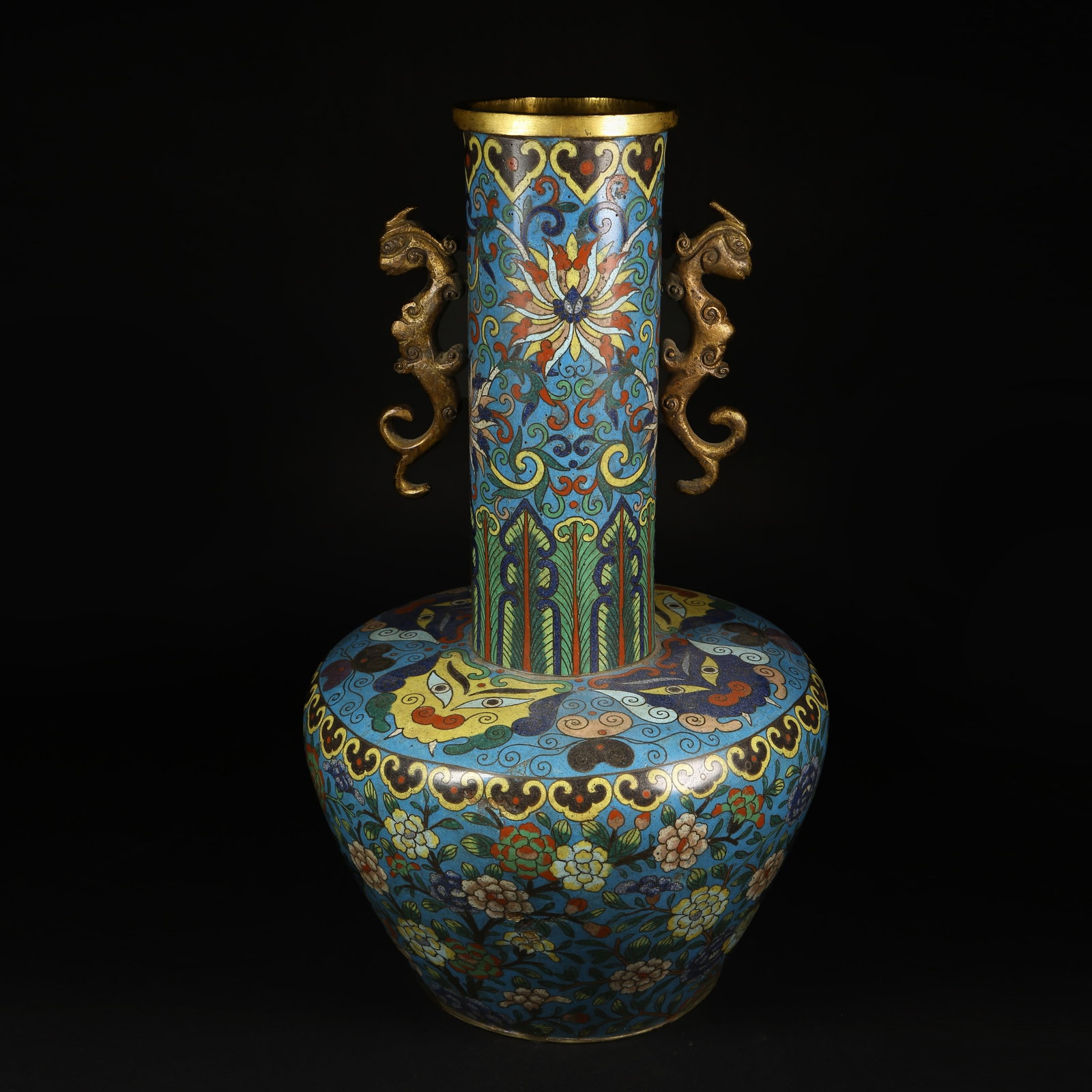 A CLOISONNE ENAMEL BRONZE LONG-NECK VASE WITH SCROLLING FLORAL PATTERN (1 of 10)