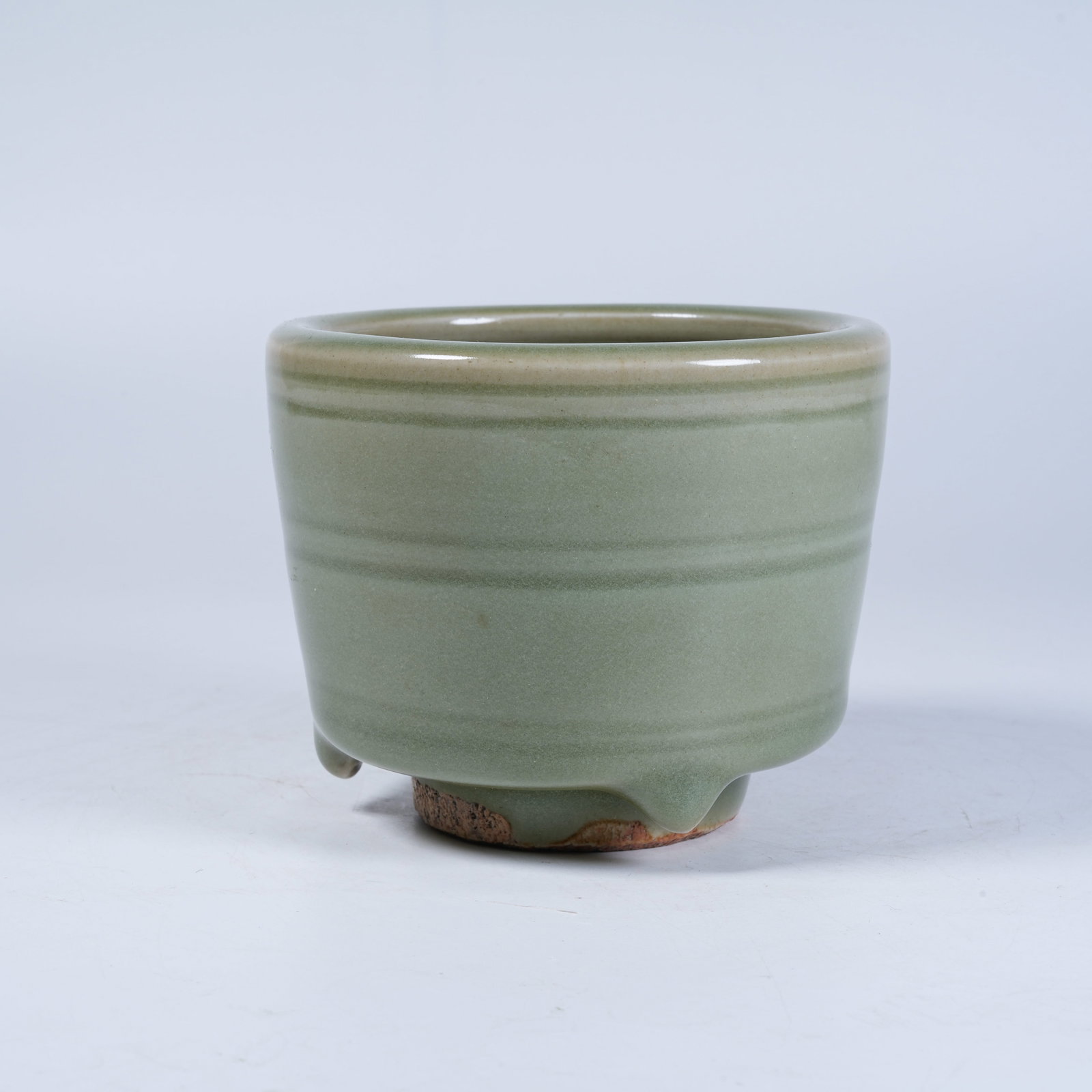 A LONGQUAN KILN CYLINDRICAL CENSER (1 of 9)