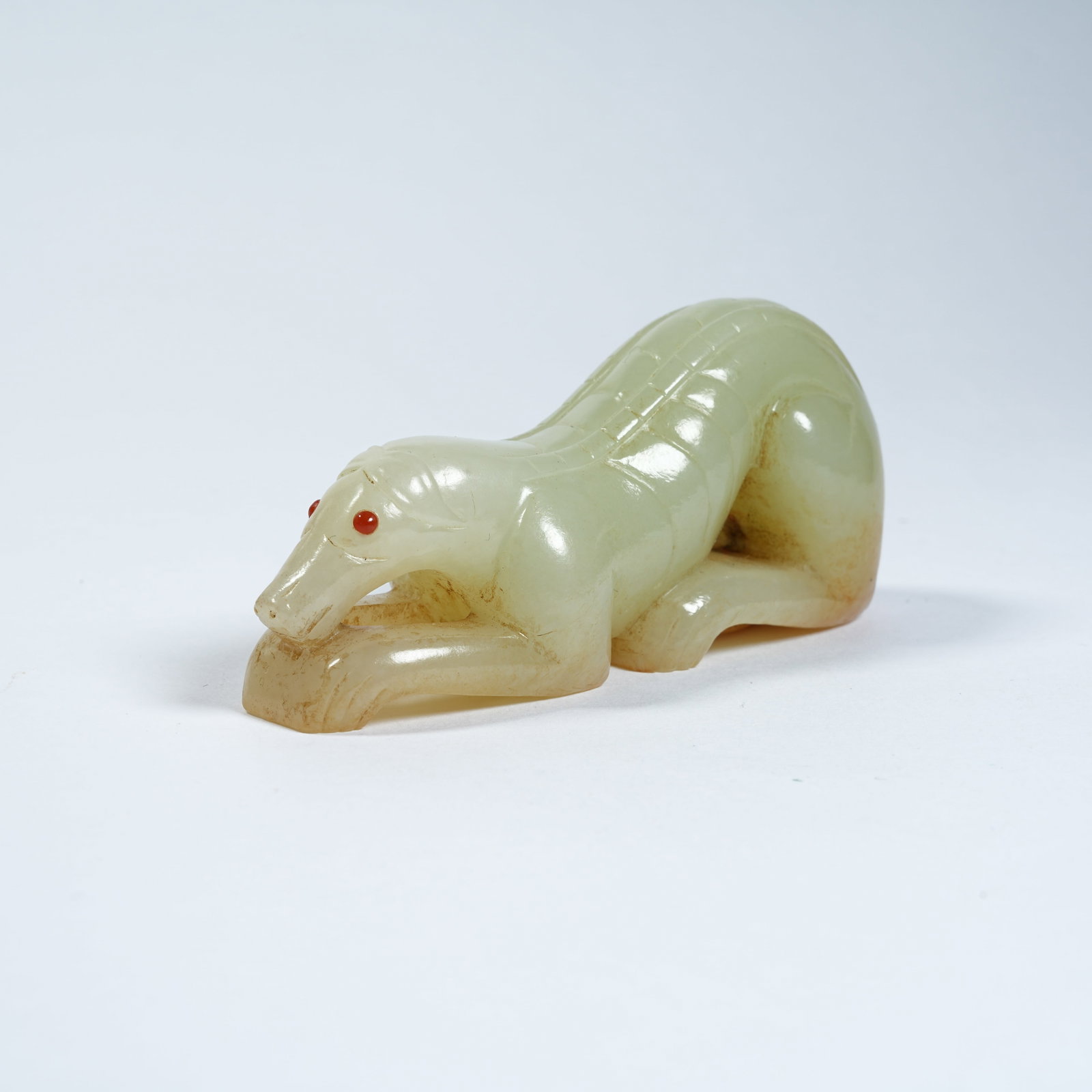 A ANCIENT JADE INLAID GEM RECUMBENT BEAST ORNAMENT: Ancient Jade Inlaid Gem Recumbent Beast Ornament