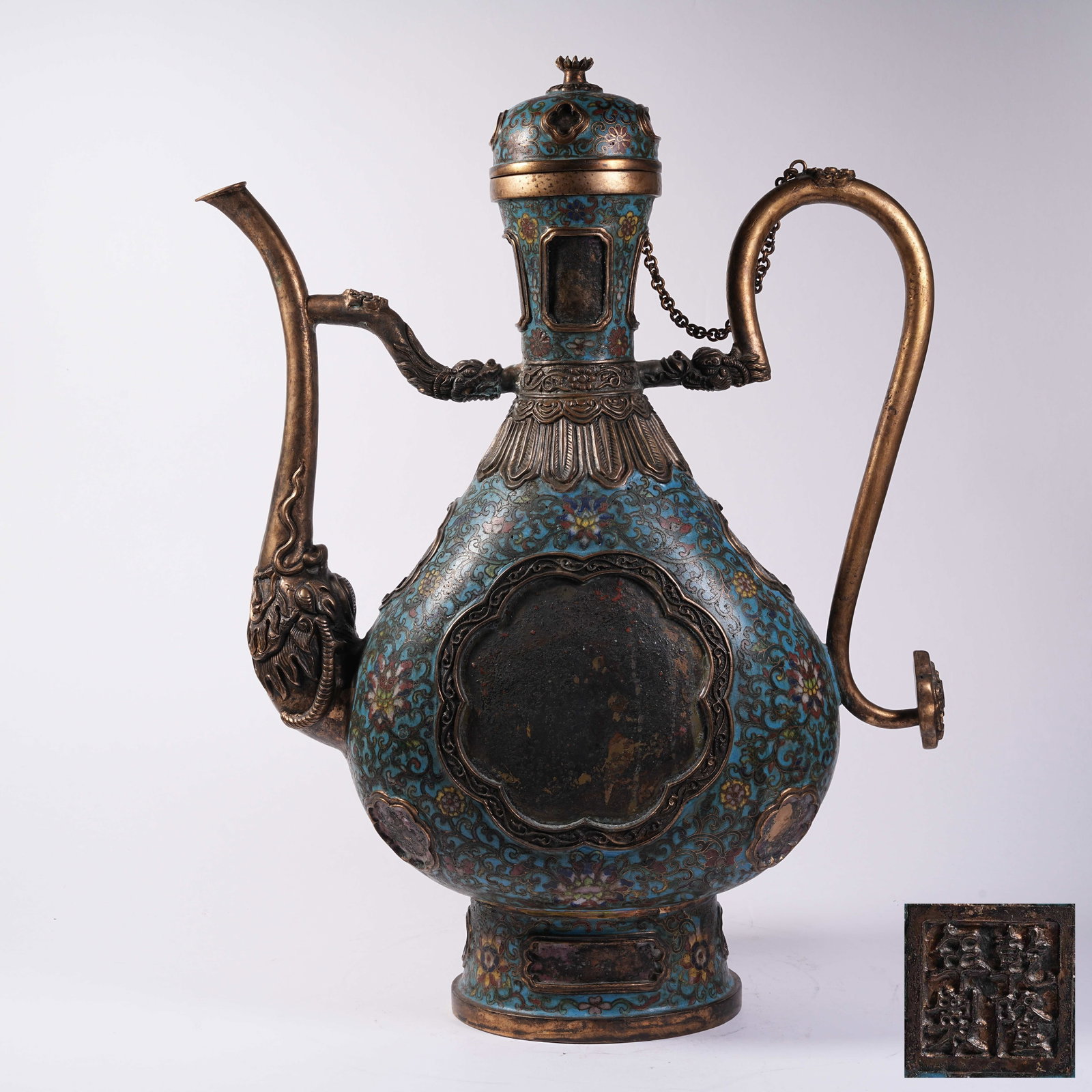 A LARGE CLOISONNE EWER WITH FLORAL PATTERNS (1 of 10)