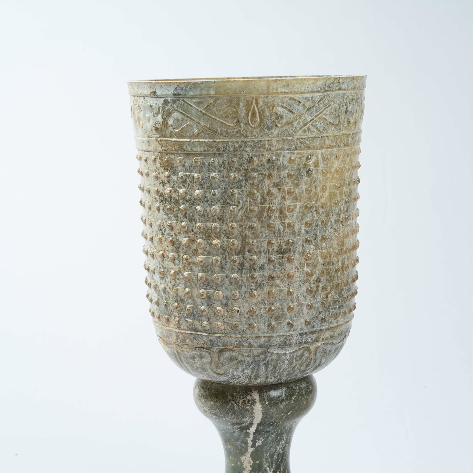 A ANCIENT JADE STEMMED CUP WITH NAIL PATTERNS - 4
