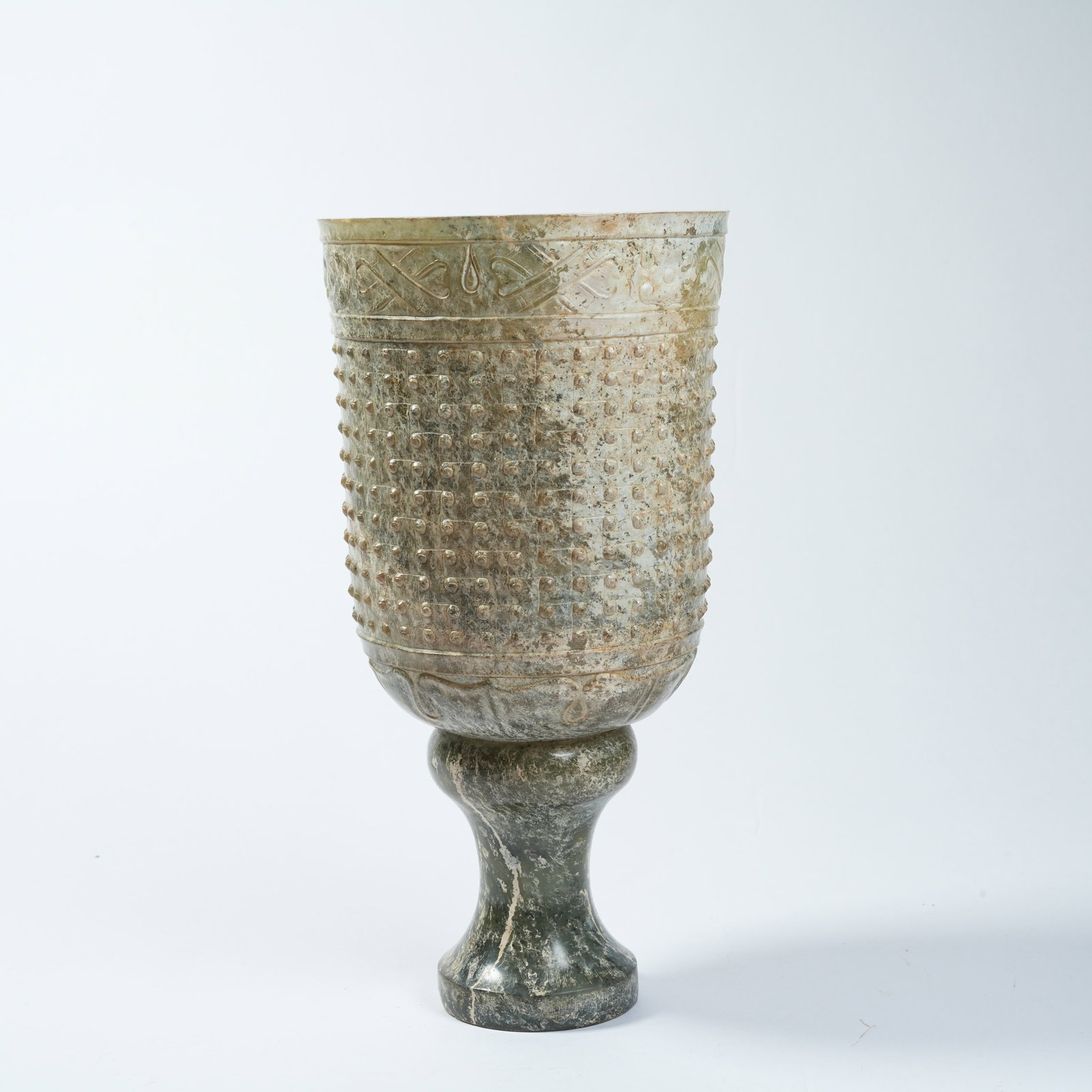 A ANCIENT JADE STEMMED CUP WITH NAIL PATTERNS - 6