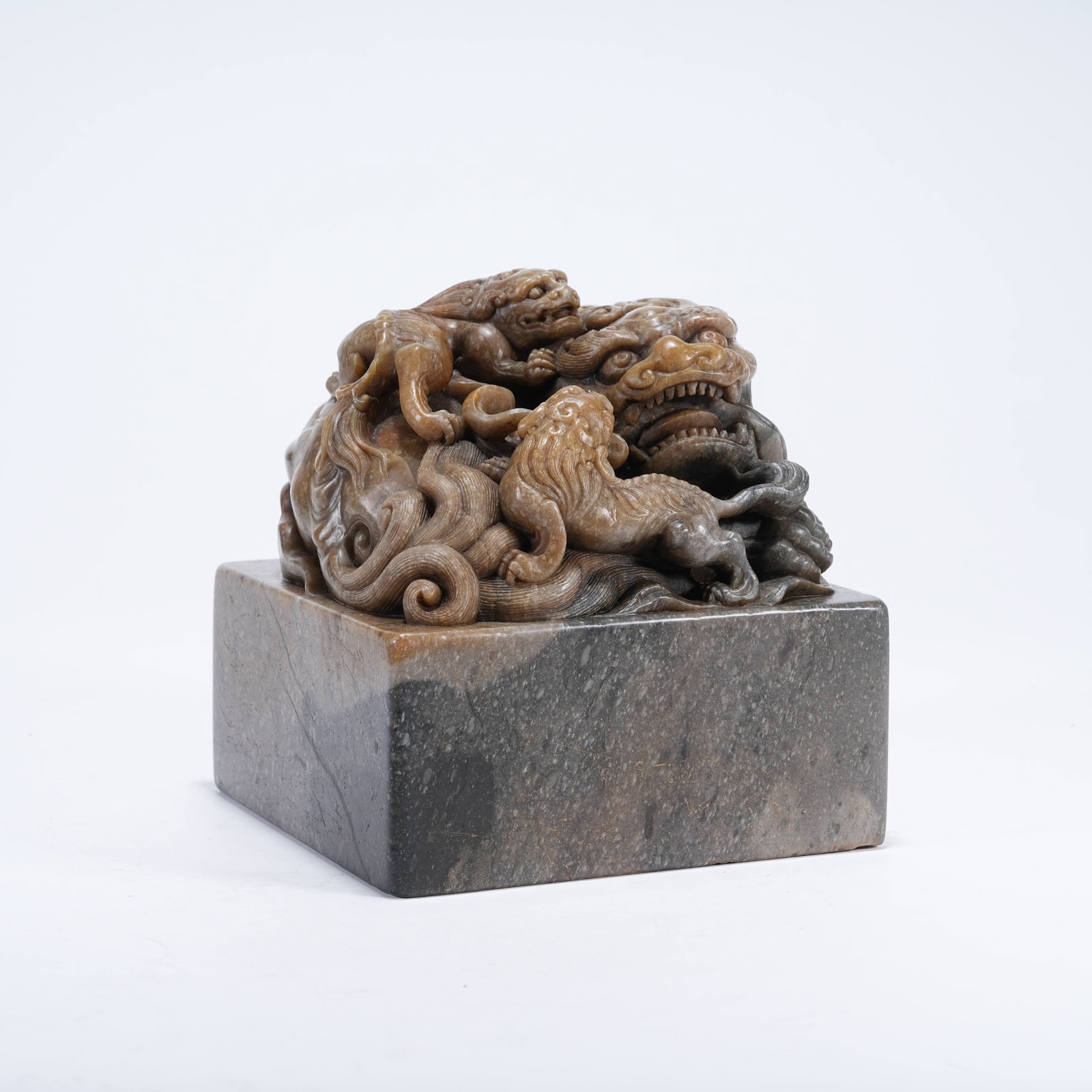 A LION KNOB SHOUSHAN STONE SEAL (1 of 8)