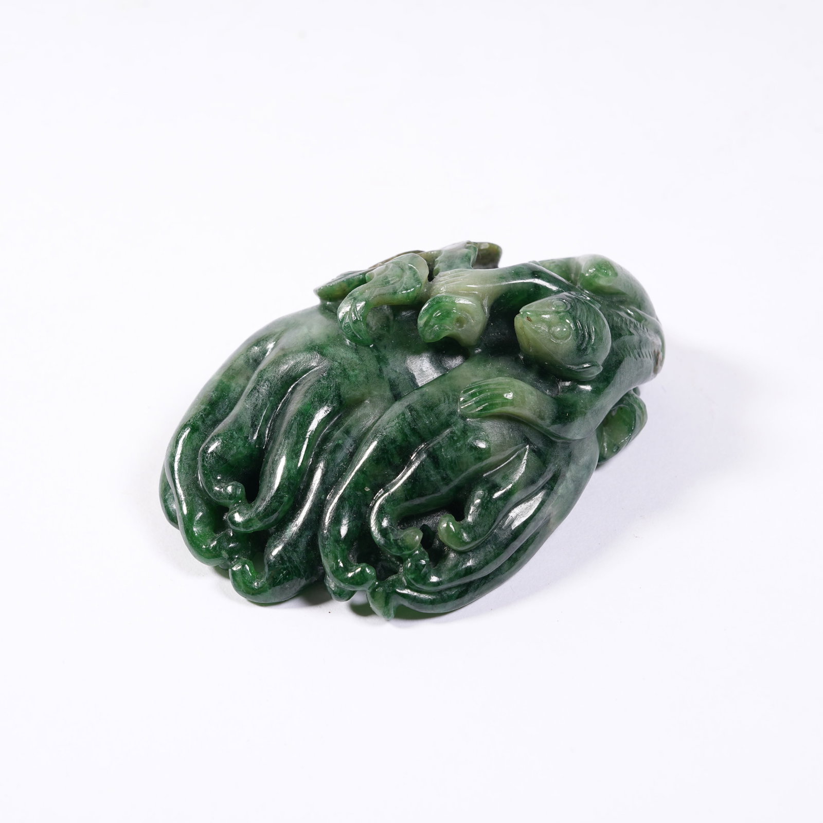 A JADEITE BERGAMOT ORNAMENT: Jadeite Bergamot Ornament