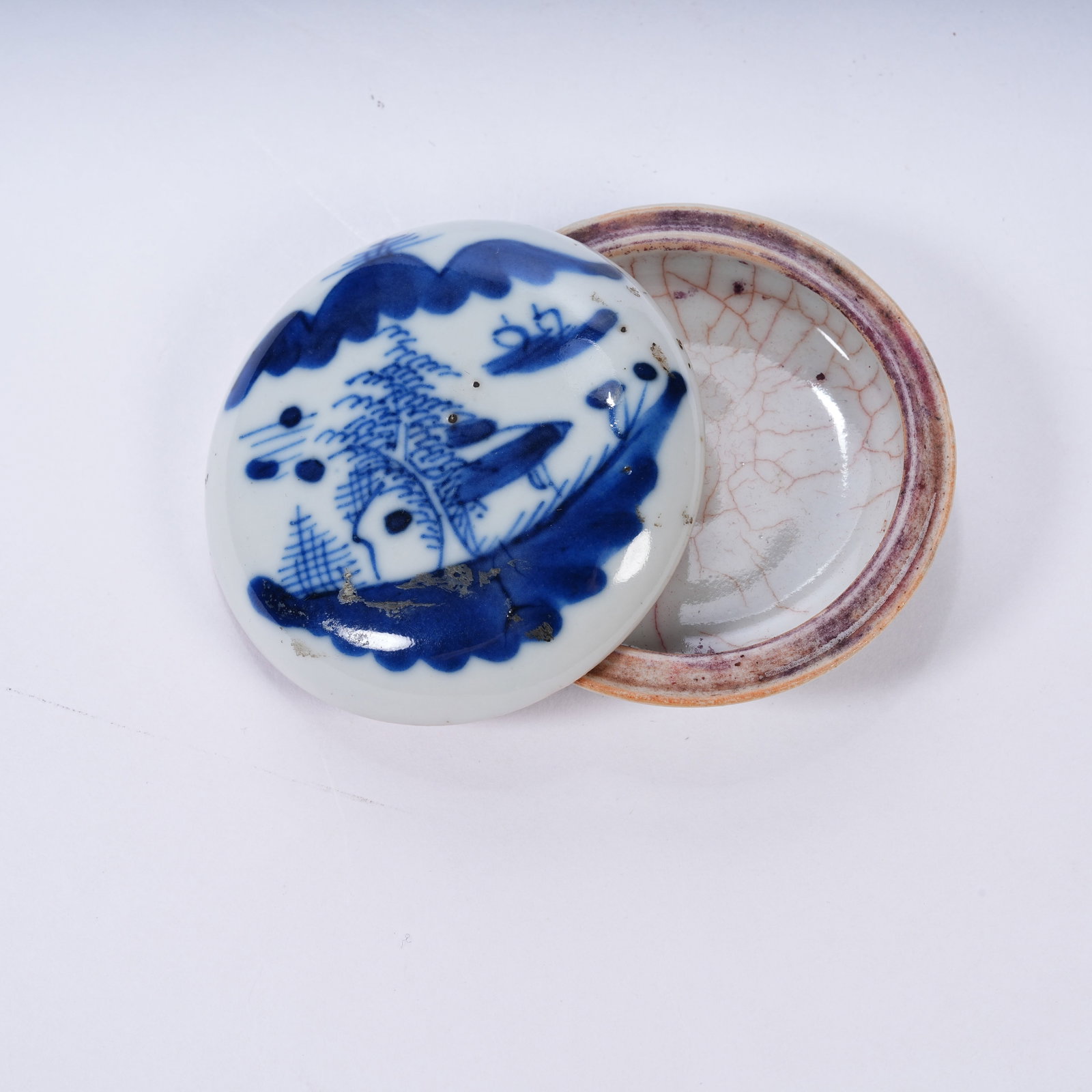 A BLUE AND WHITE INK PASTE BOX WITH LANDSCAPE PATTERNS (1 of 9)
