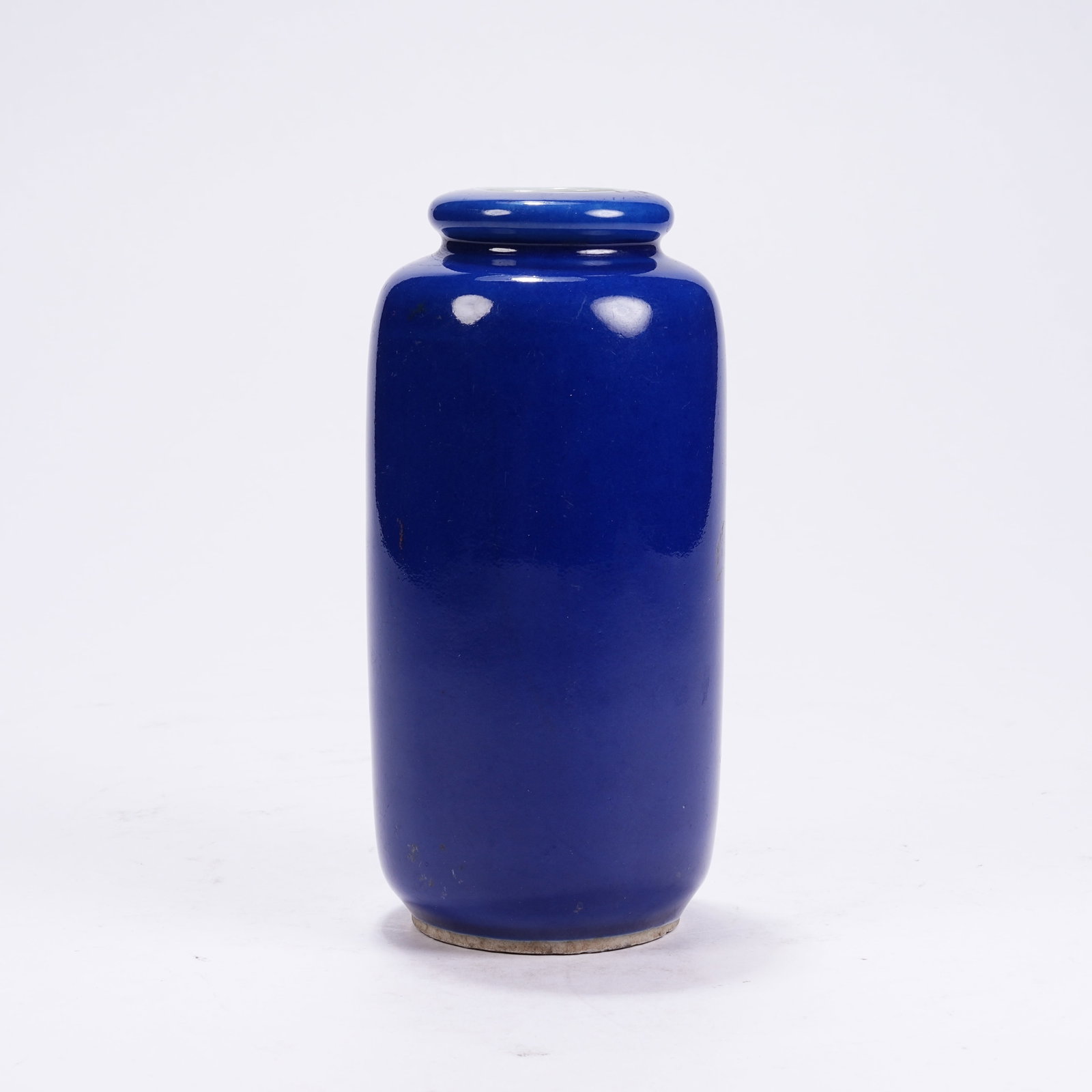 A SAPPHIRE BLUE GLAZE VASE (1 of 9)