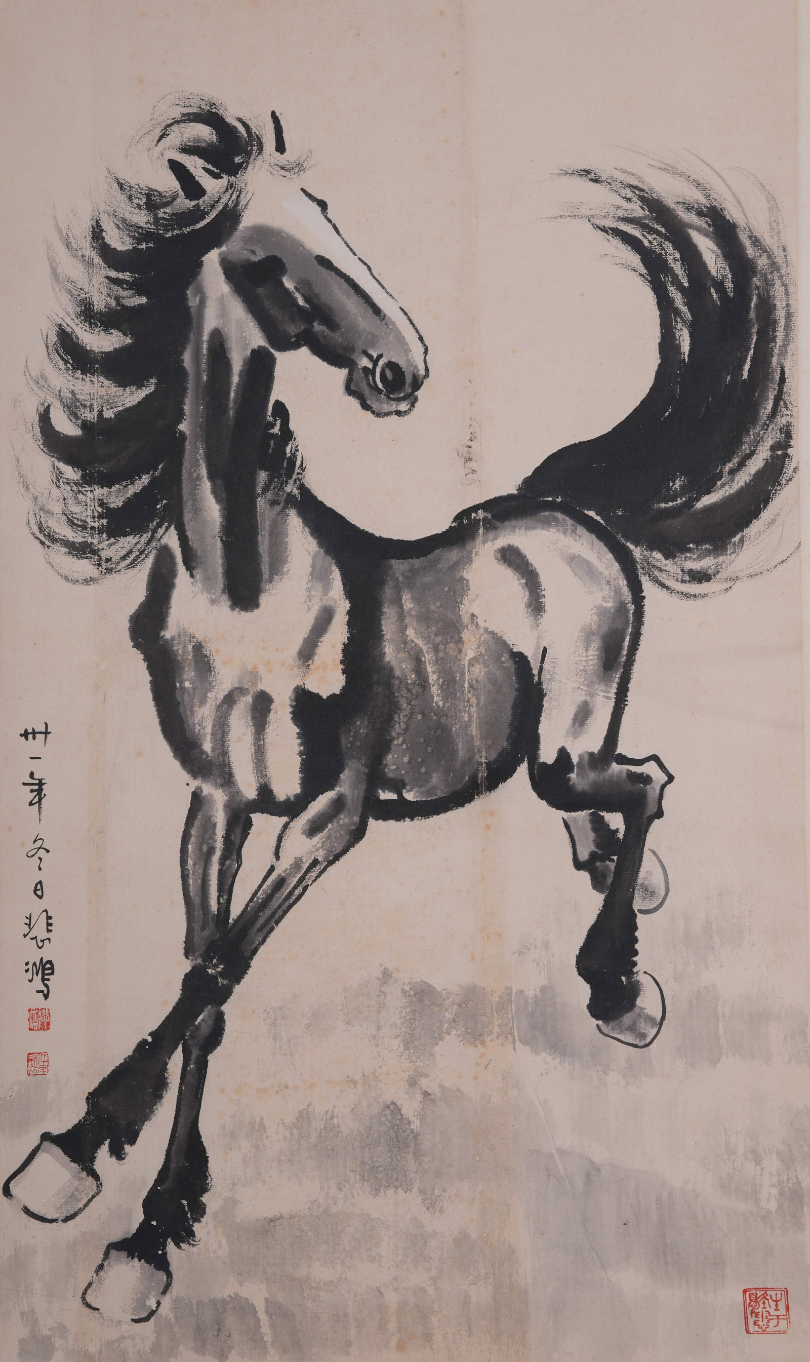 A FINE STEED PAINTING ON PAPER BY XU BEIHONG.徐悲鴻: Fine Steed Painting on Paper by Xu Beihong.徐悲鴻