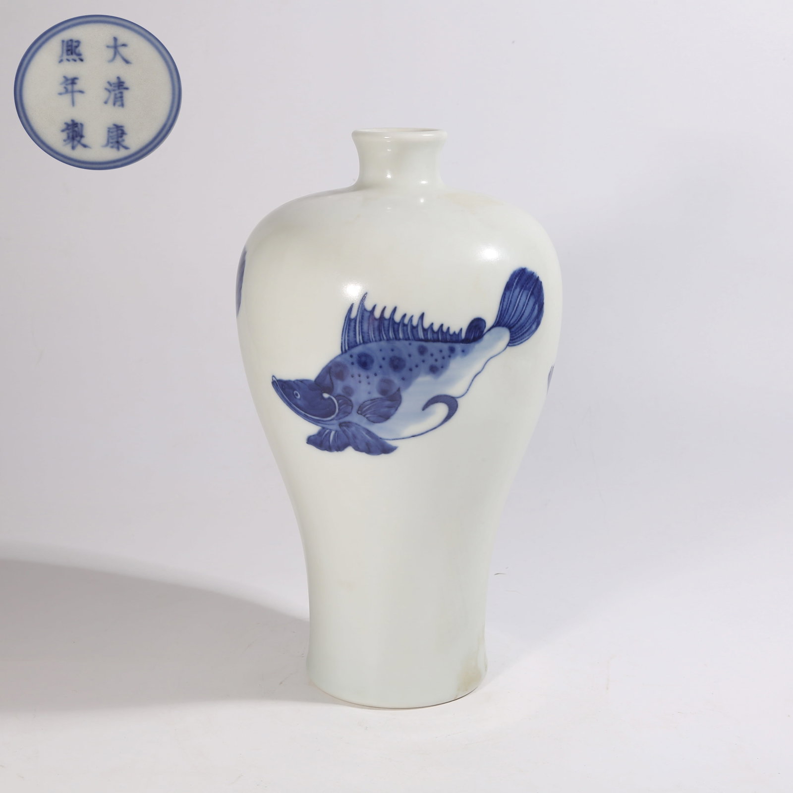 A BLUE-AND-WHITE PLUM VASE WITH THREE FISH DESIGN (1 of 9)