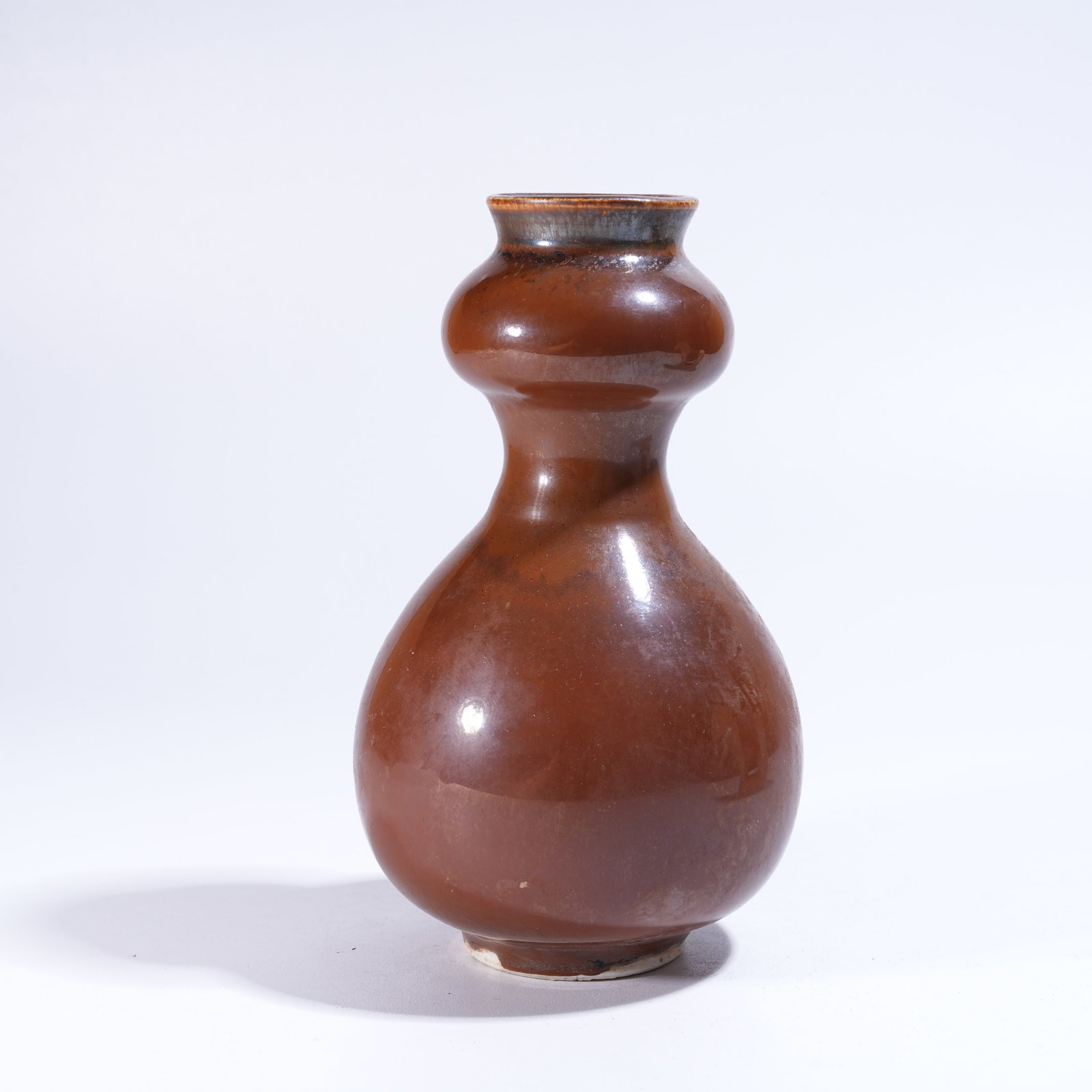 A DING KILN BROWN-GLAZED VASE (1 of 9)