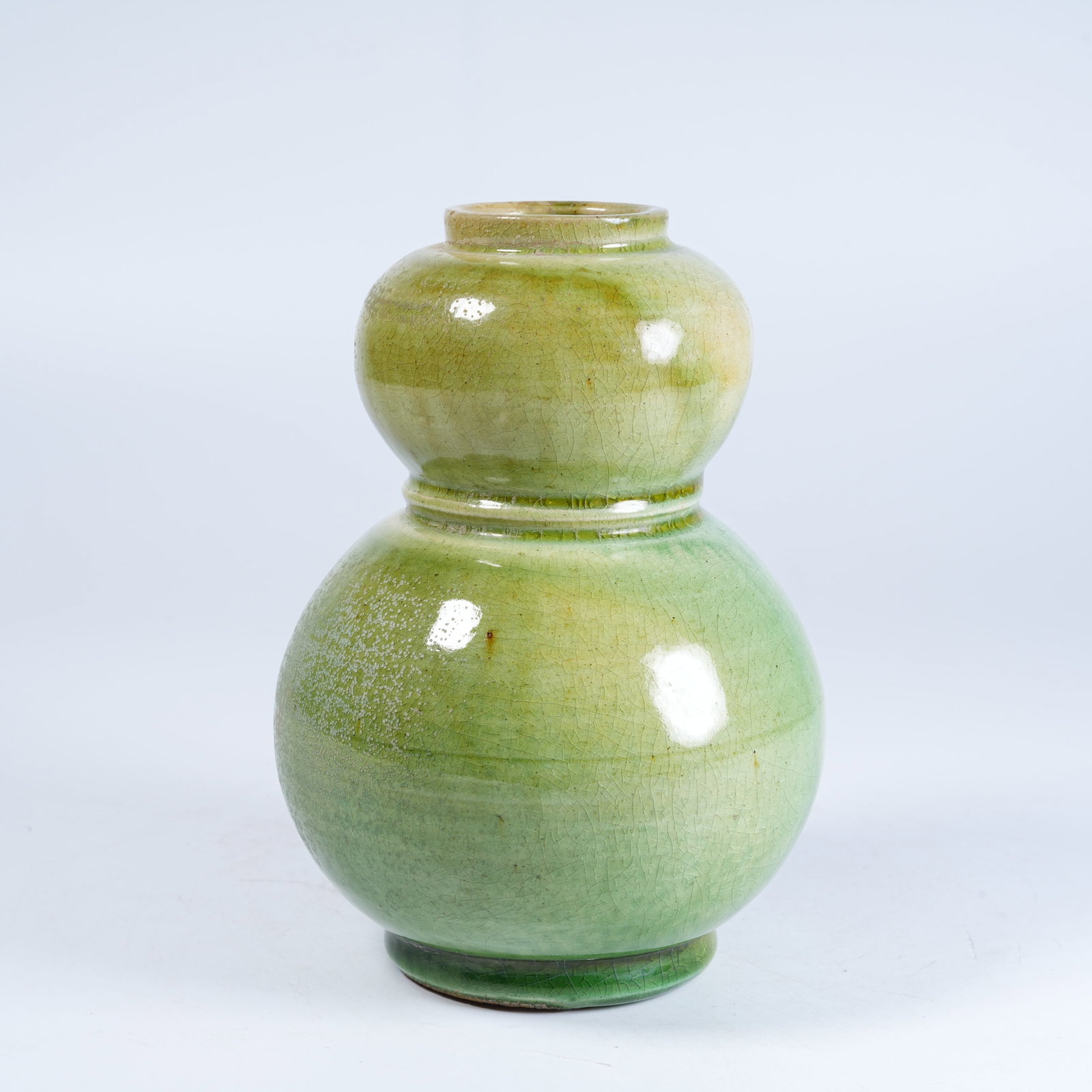 A GREEN GLAZE GOURD VASE (1 of 9)