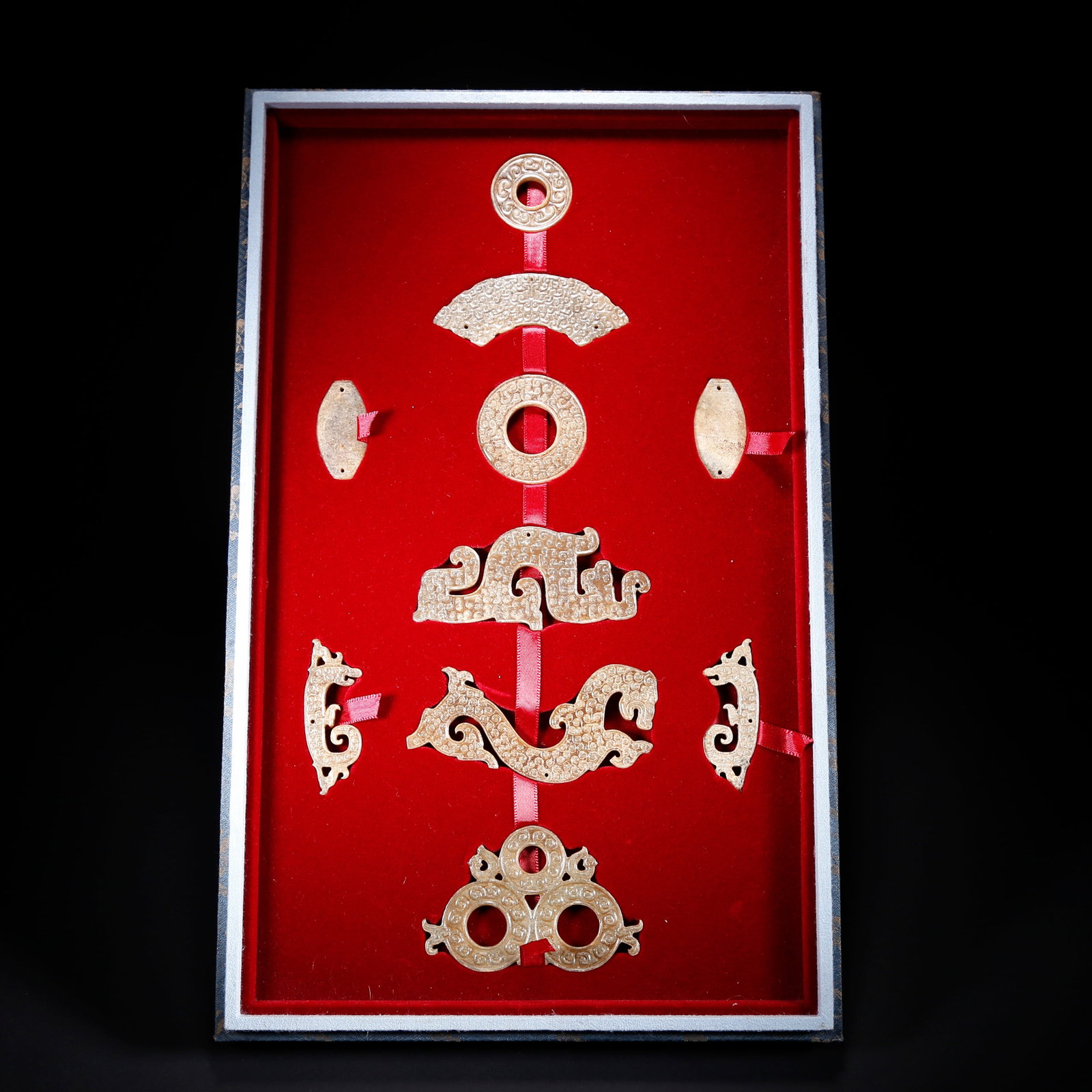 A HETIAN JADE ORNAMENT: Hetian Jade Ornament