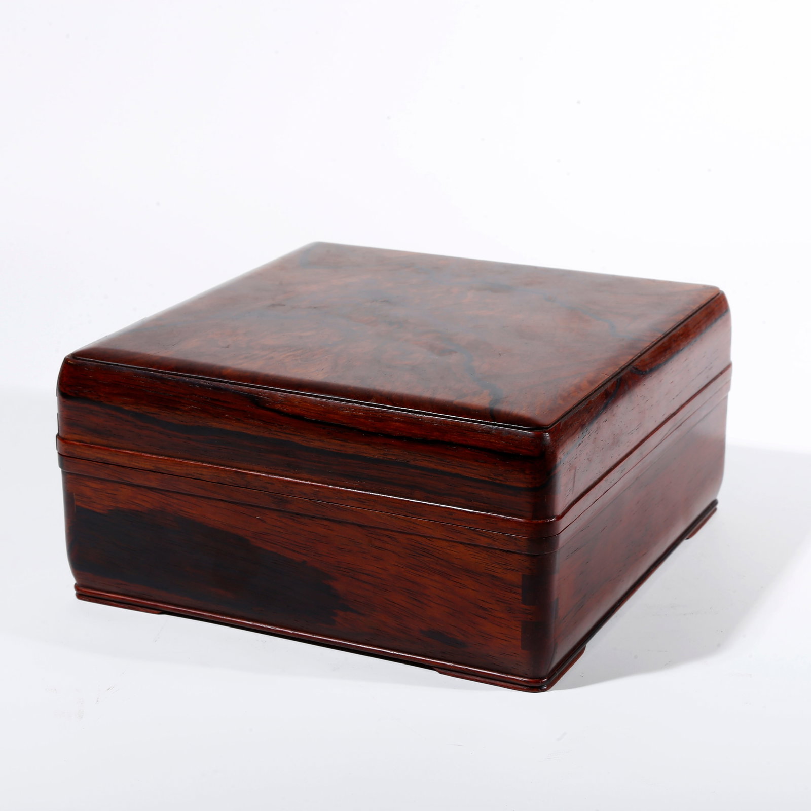 A BURL WOOD INLAID COVERED BOX IN RED SANDALWOOD (1 of 9)