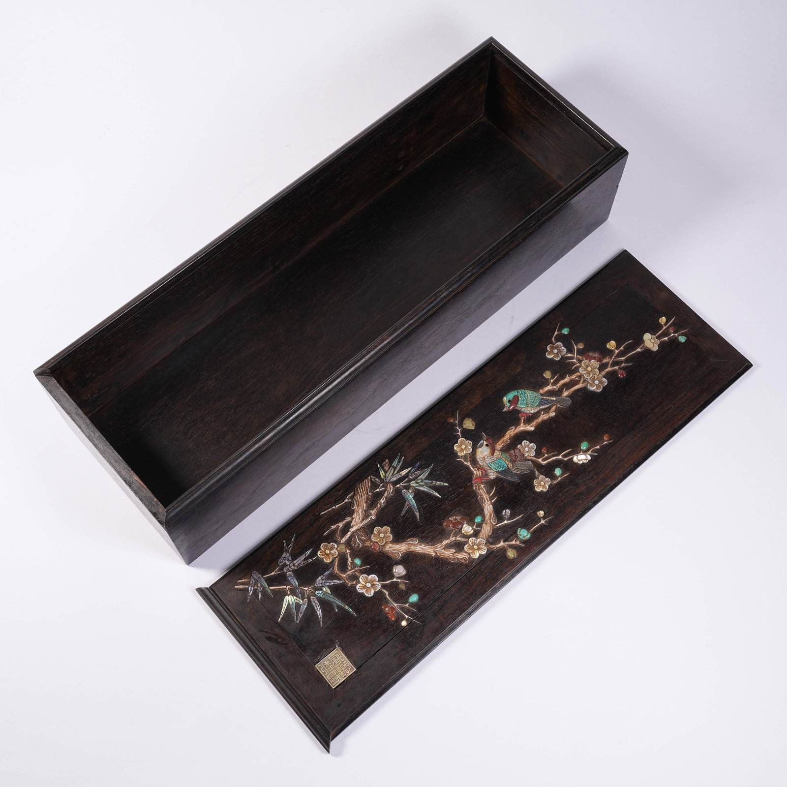 A RED SANDALWOOD COVERED BOX INLAID WITH TREASURES AND FLOWER-BIRD PATTERNS: Red Sandalwood Covered Box Inlaid with Treasures and Flower-Bird Patterns