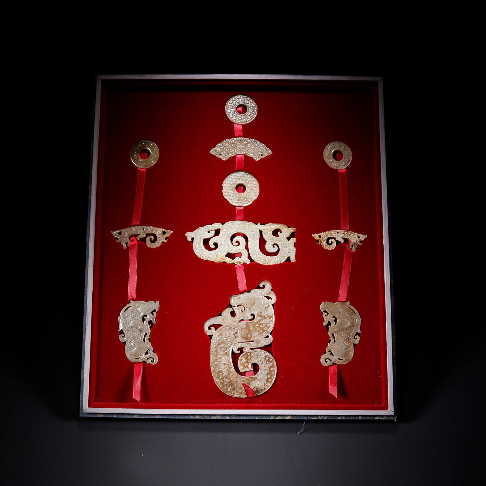 A HETIAN JADE ORNAMENT: Hetian Jade Ornament
