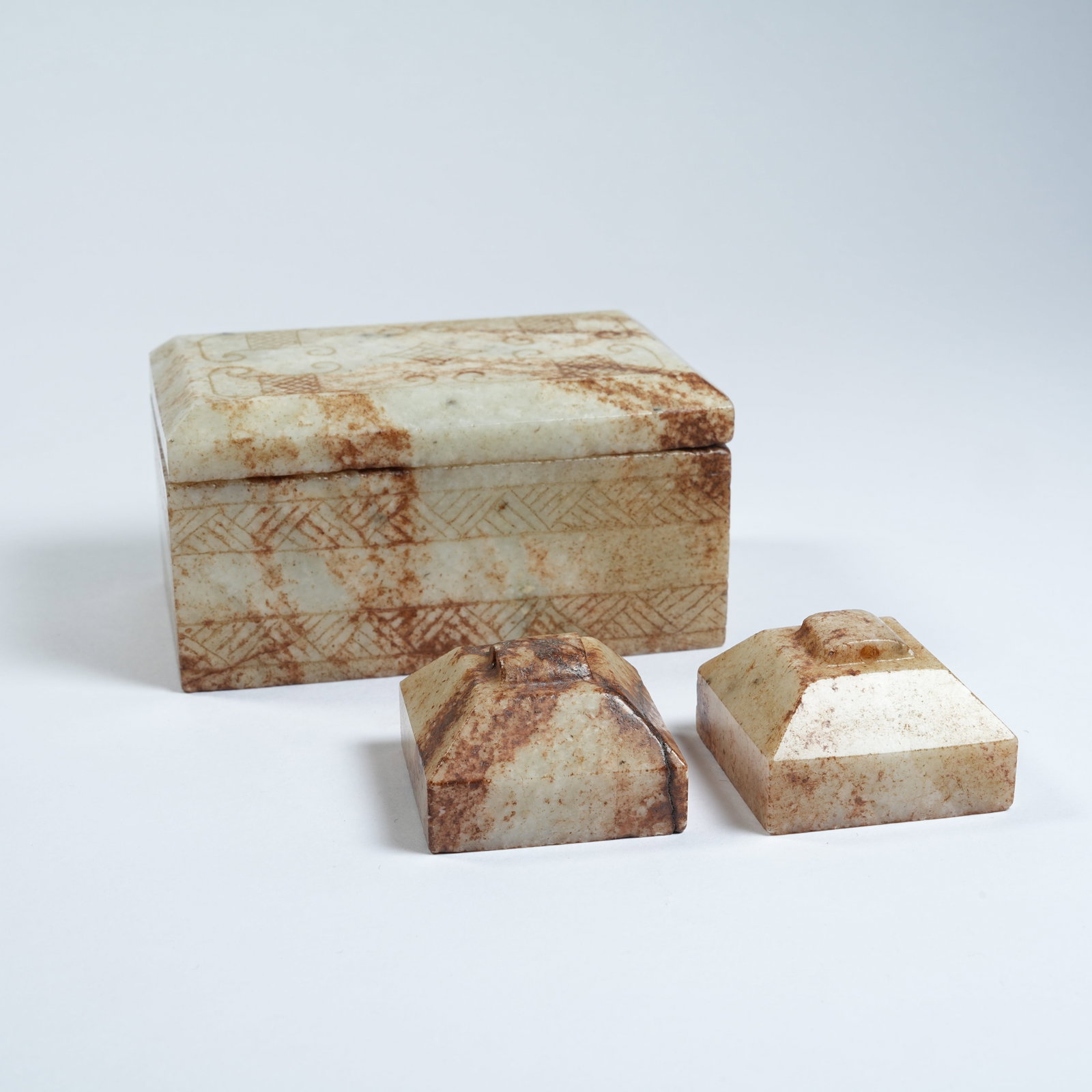 A SET OF ANCIENT JADE NESTING SEALS (1 of 10)