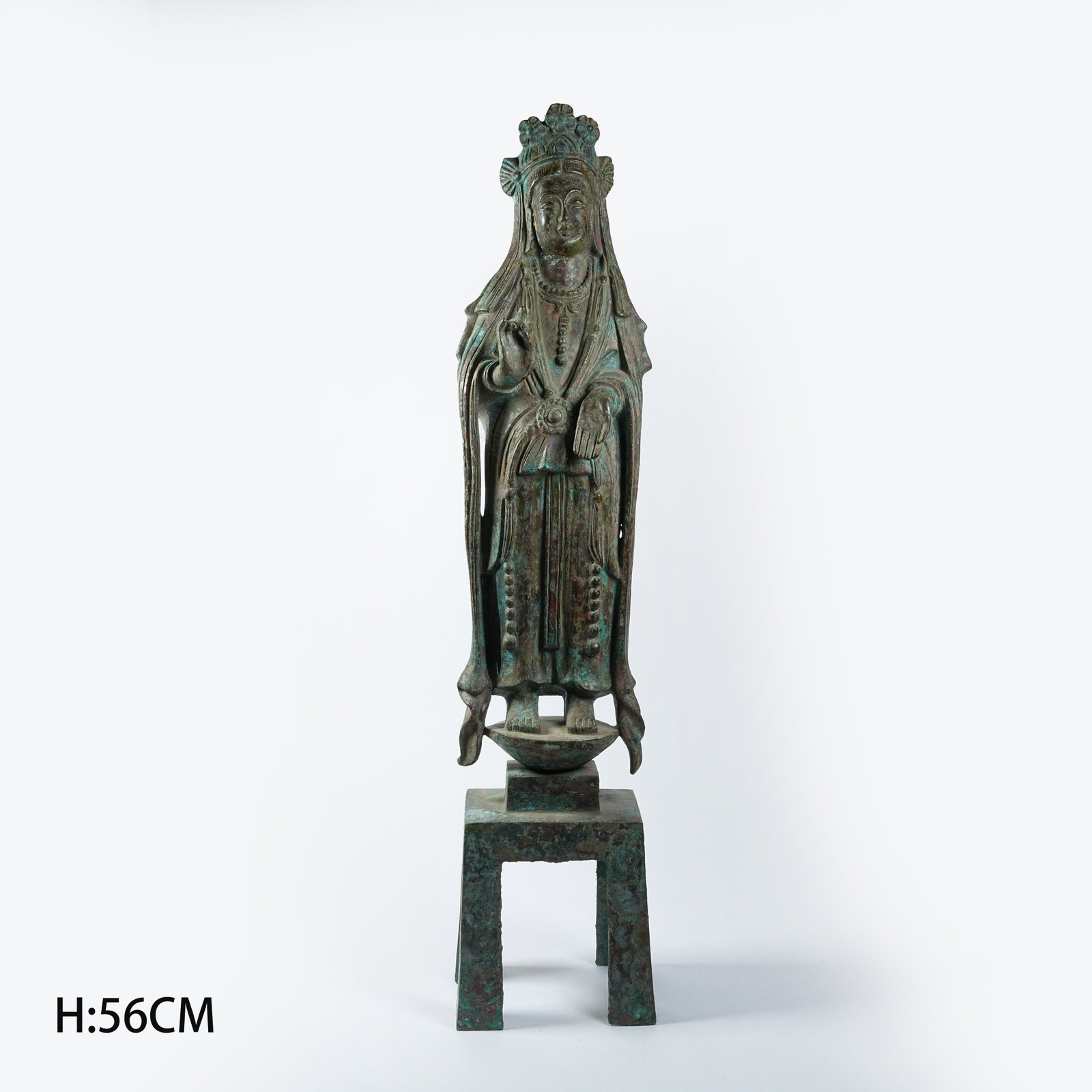 A BRONZE STANDING GUANYIN STATUE: Bronze Standing Guanyin Statue