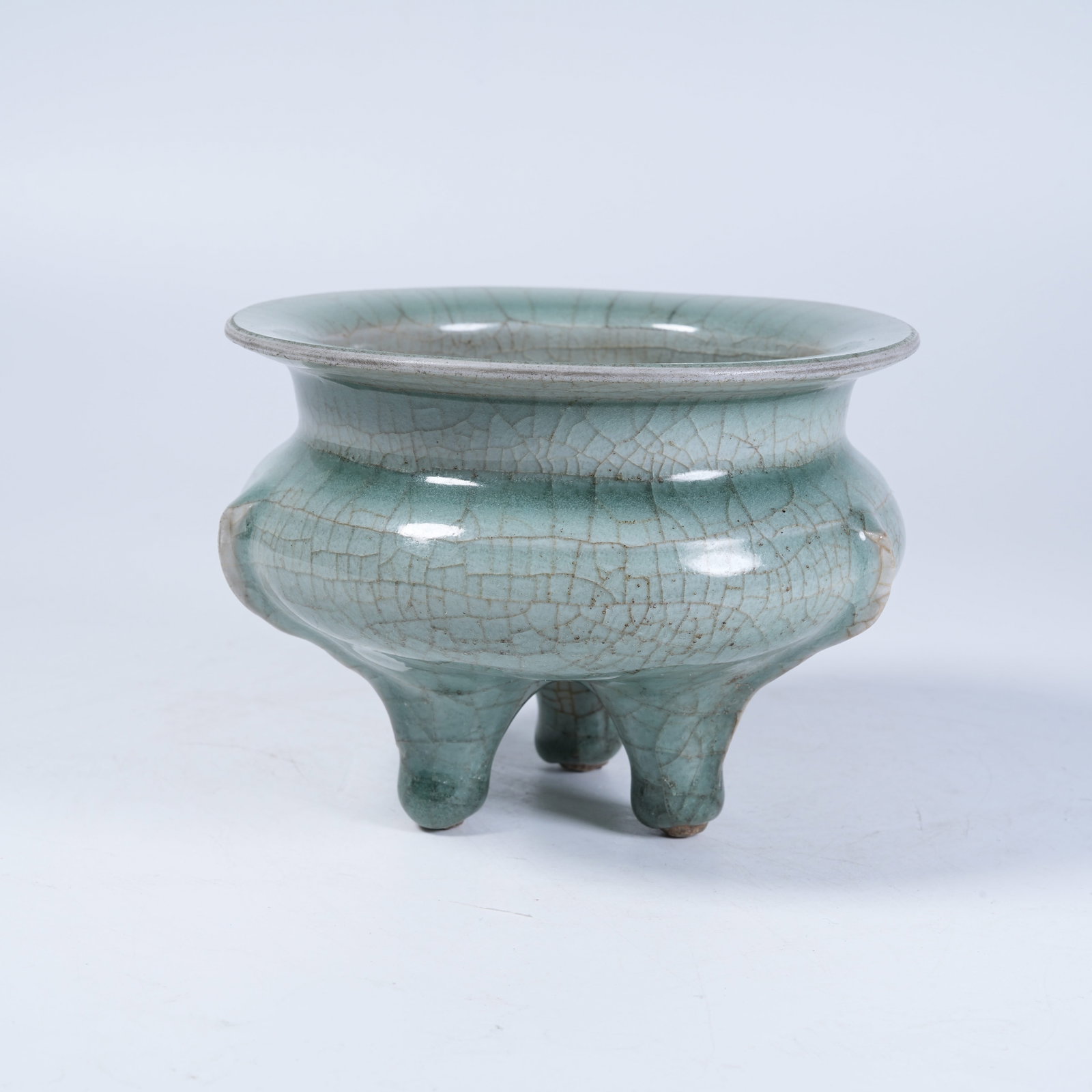 A LONGQUAN KILN LI-STYLE CENSER WITH VERTICAL RIBS (1 of 9)