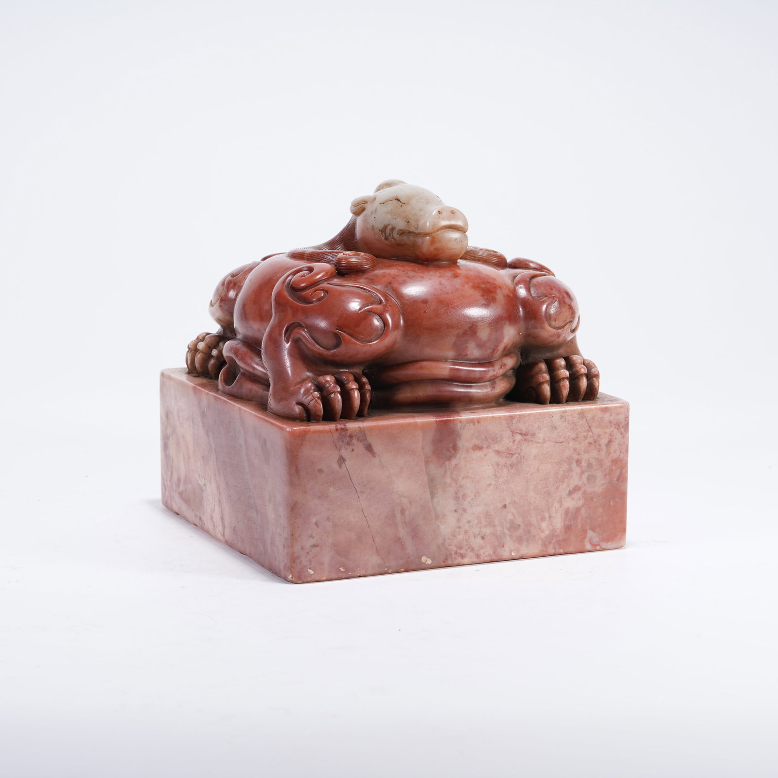 A CHILONG DRAGON KNOB SHOUSHAN STONE SEAL: Chilong Dragon Knob Shoushan Stone Seal