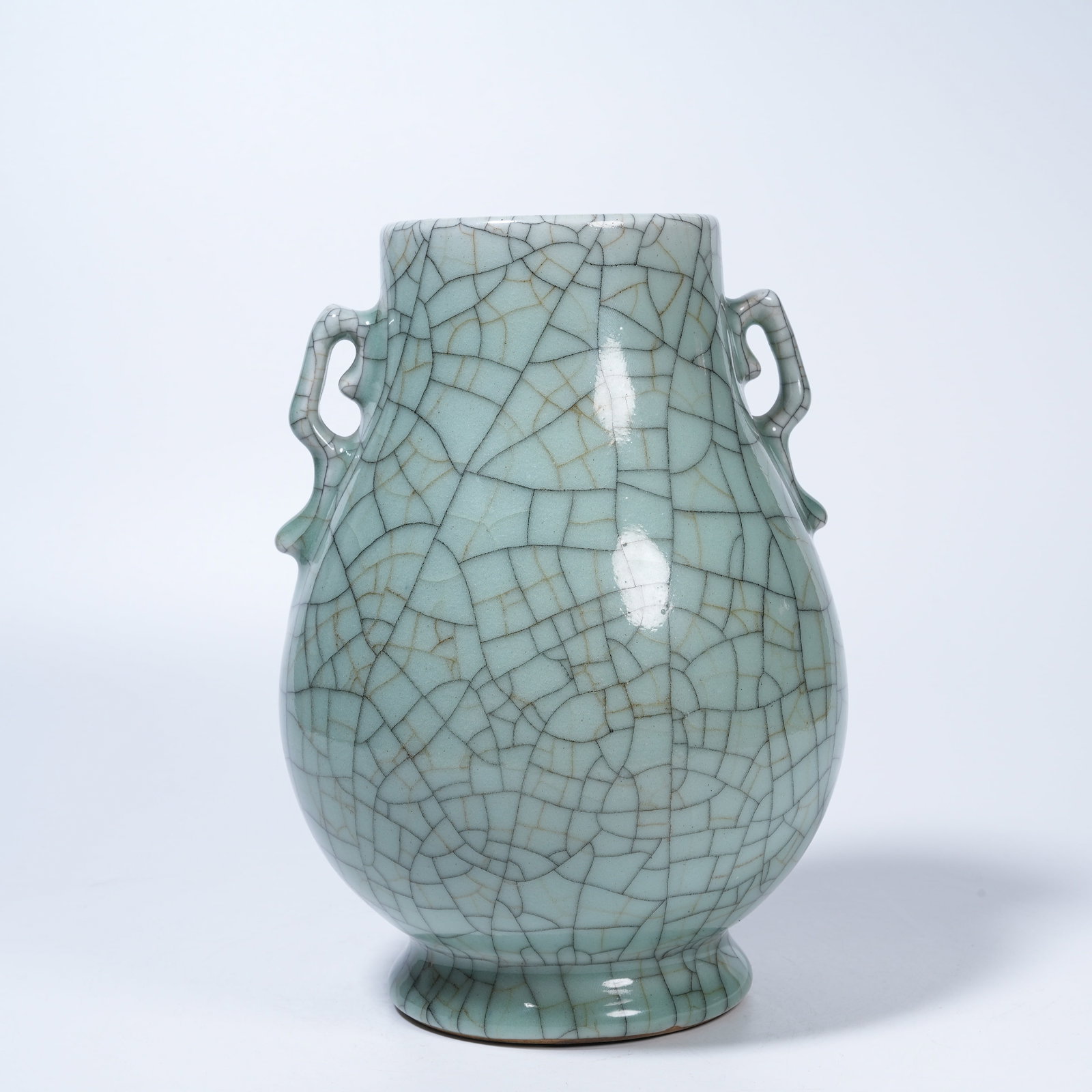 A GE KILN DOUBLE-EAR ZUN VESSEL: Ge Kiln Double-ear Zun Vessel