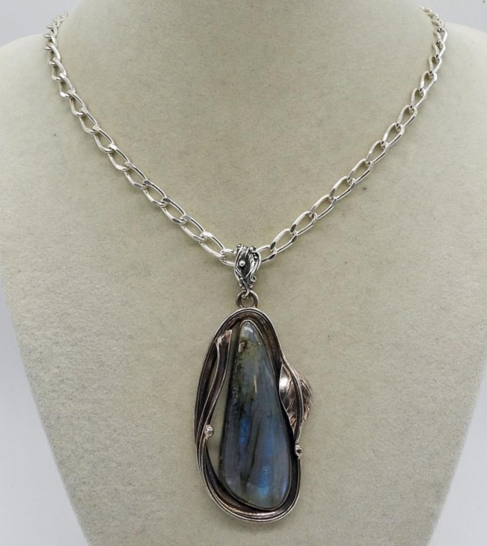 VTG STERLING LABRADORITE NECKLACE: VTG STERLING LABRADORITE NECKLACE