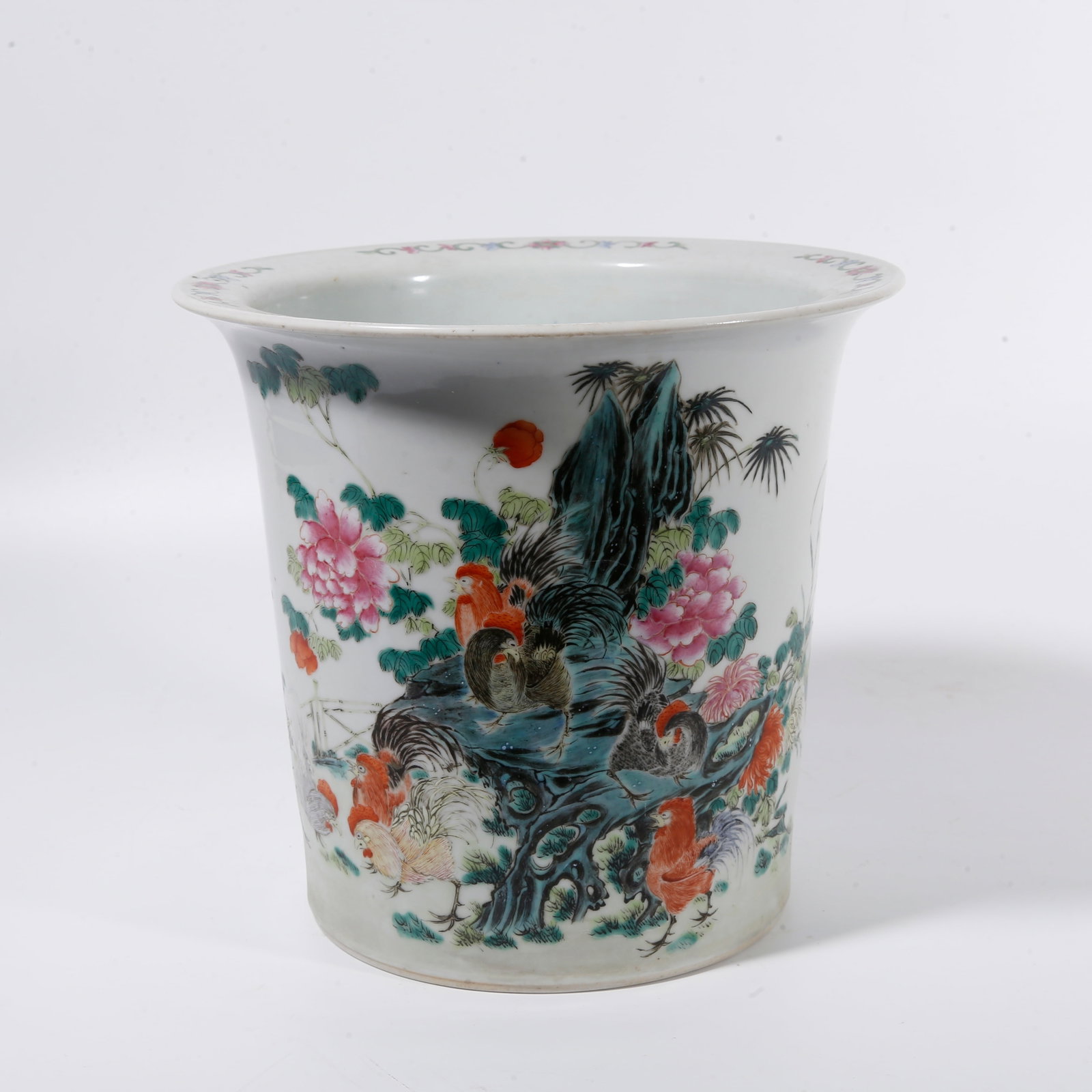 A FLOWER POT WITH FAMILLE-ROSE GREAT-AUSPICIOUSNESS MOTIF: Flower pot with famille-rose great-auspiciousness motif
